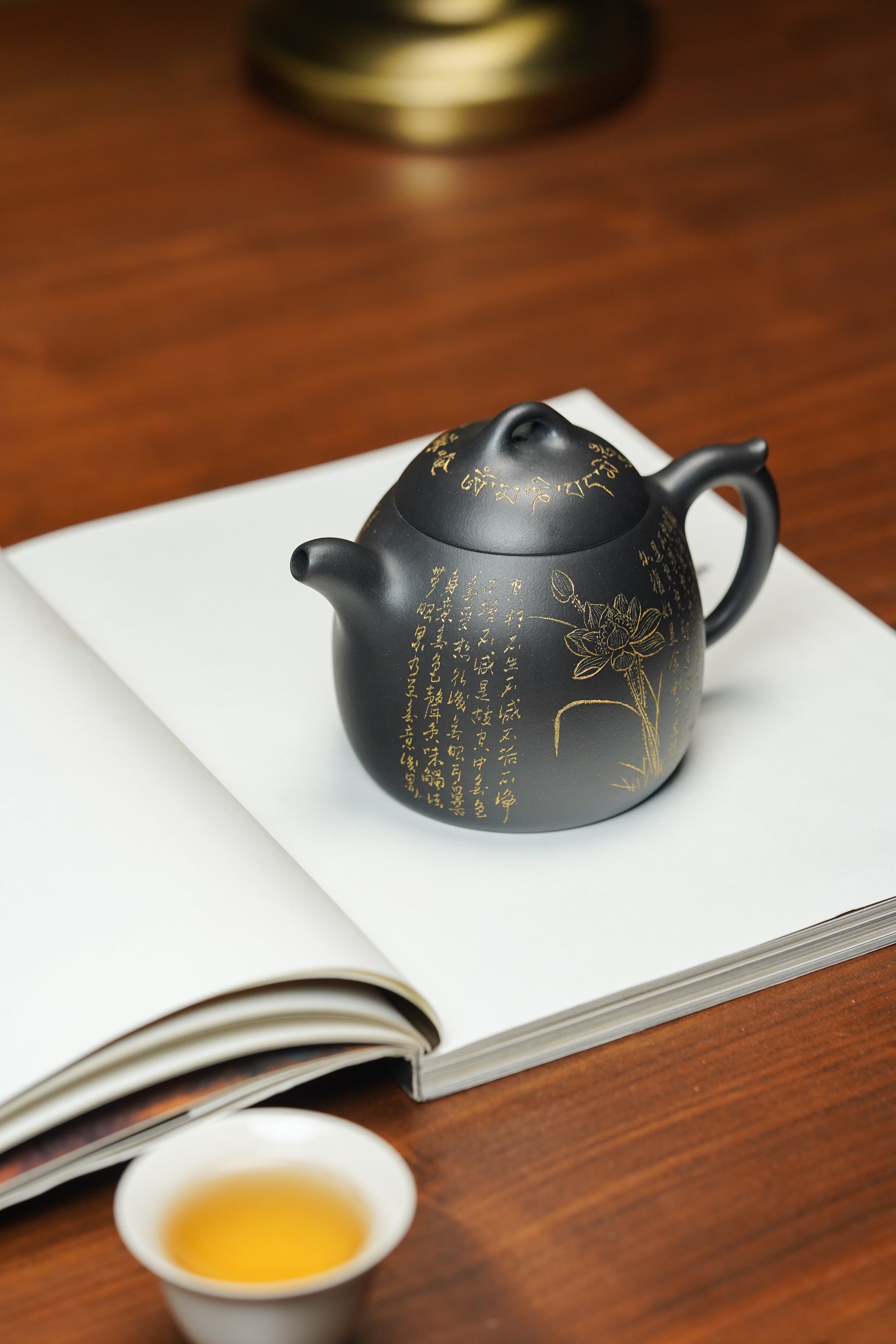 【结缘重器】中国紫砂界心经巨匠·郑求标恭刻· 双心经《秦权壶》原矿优质底槽清还原烧·350cc