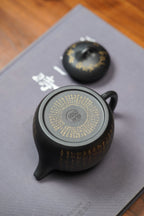 【结缘重器】中国紫砂界心经巨匠·郑求标恭刻· 双心经《秦权壶》原矿优质底槽清还原烧·350cc