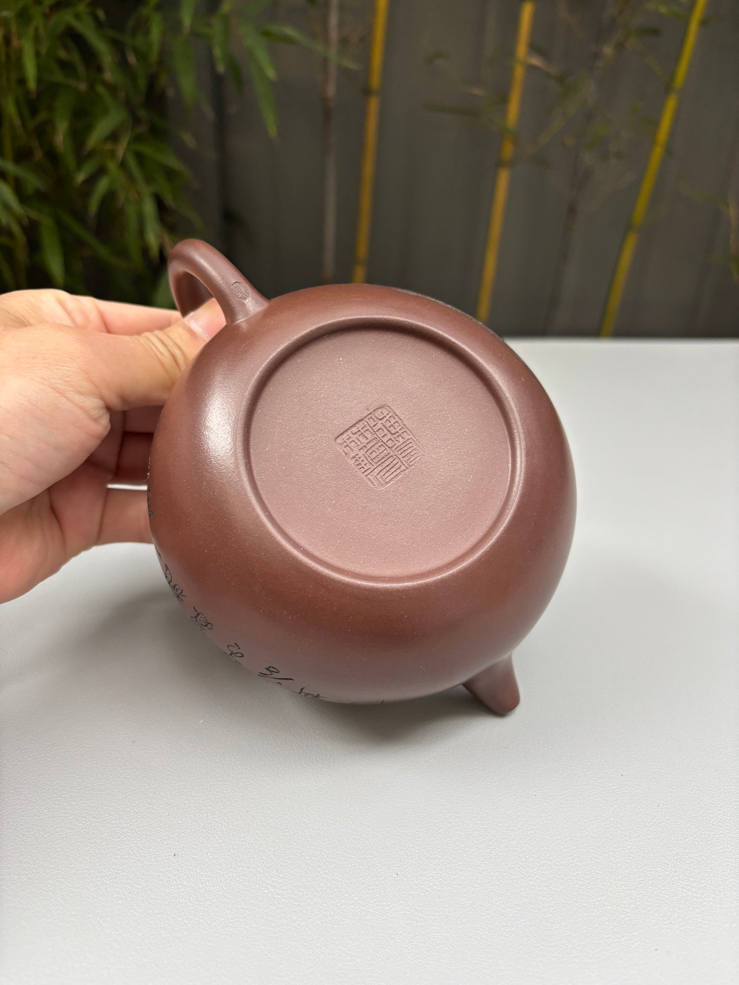 陈宏林大师重器鉴藏·紫砂界山水刻绘第一人·陈宏林精刻【仿古】原矿极品老紫泥 430cc