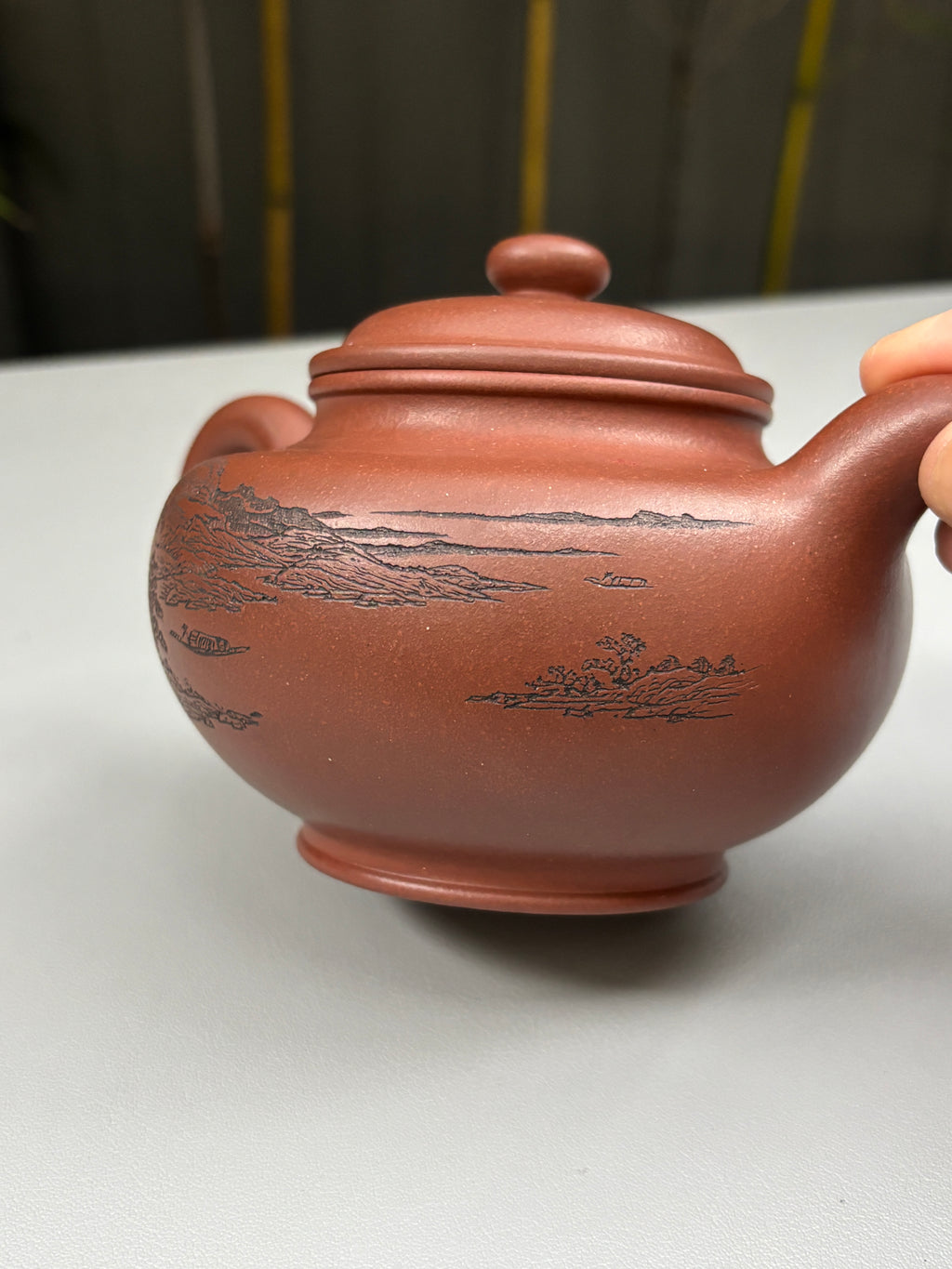 陈宏林大师重器鉴藏·紫砂界山水刻绘第一人·陈宏林精刻【掇只】原矿极品底槽清 400cc