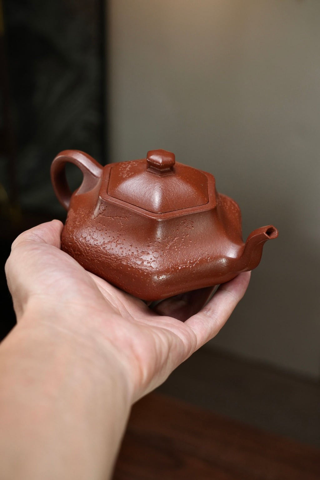 耿浩·方器臻藏 紫砂界80后扛鼎之作·著名方器巨匠·耿浩制《闲者六方》原矿极品降坡泥 260cc