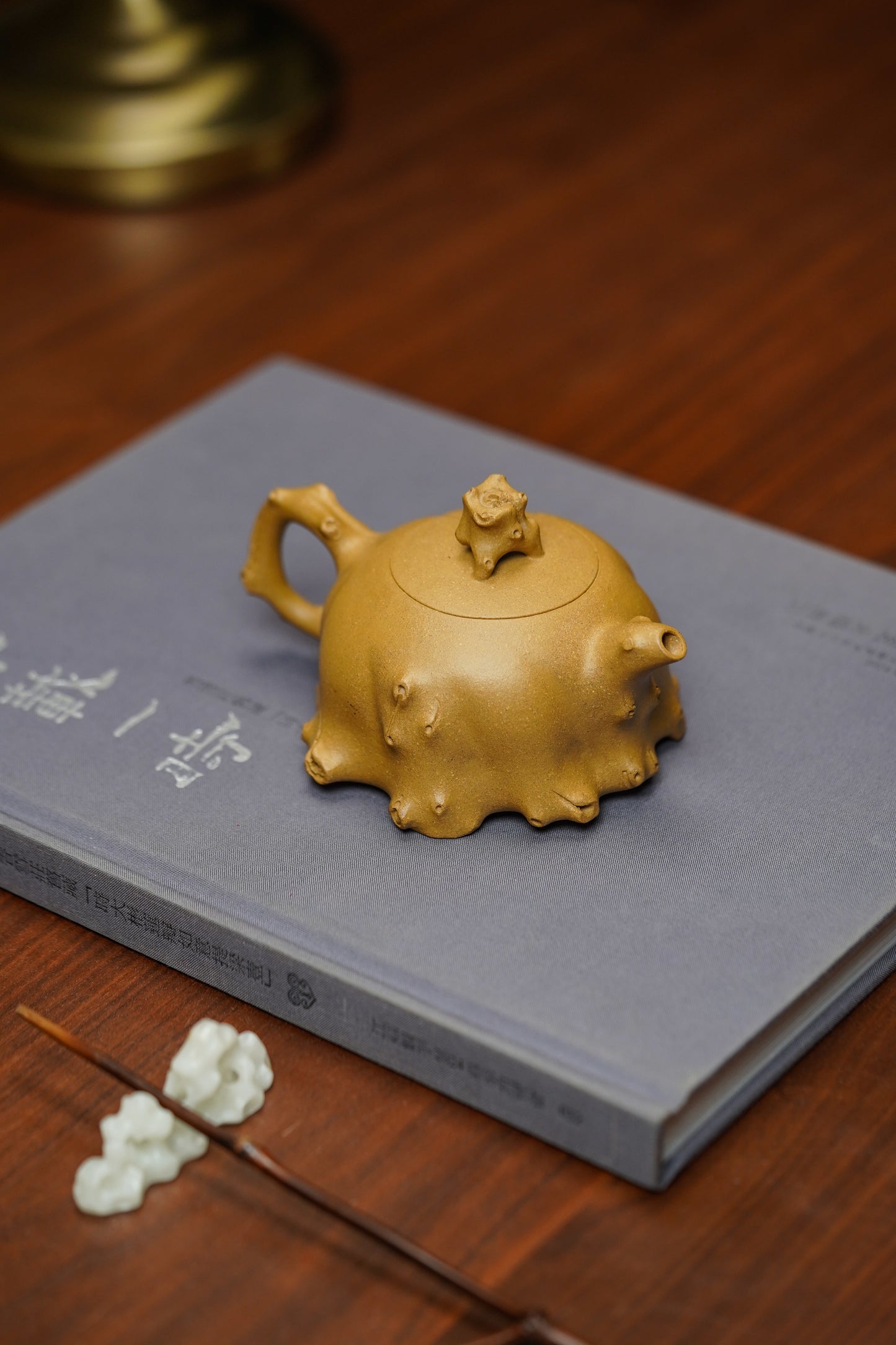 重器传承·紫砂七老花器泰斗蒋蓉唯一传人·蒋艺华制【梅桩壶】原矿极品黄金段泥 220cc