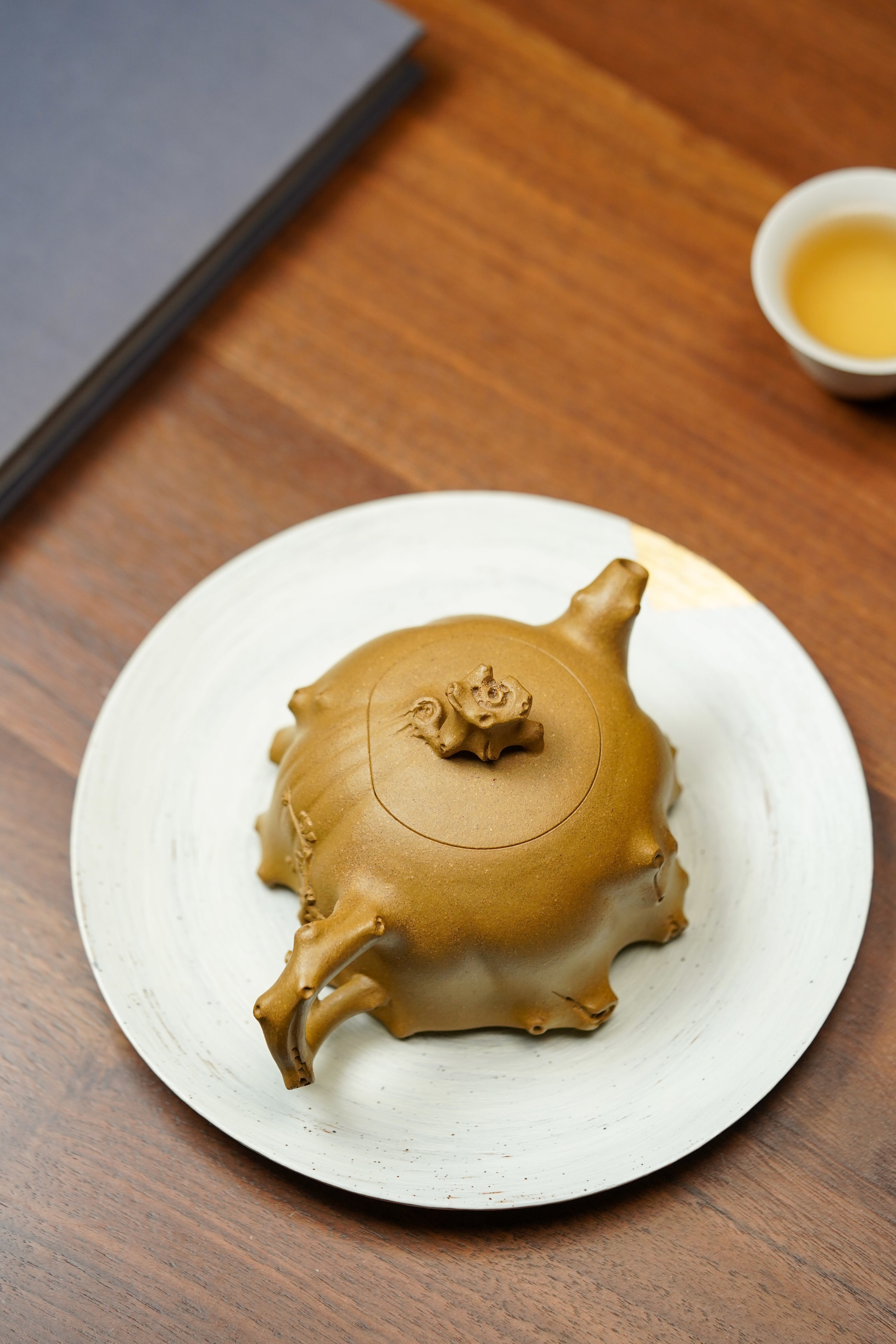 重器传承·紫砂七老花器泰斗蒋蓉唯一传人·蒋艺华制【梅桩壶】原矿极品黄金段泥 220cc