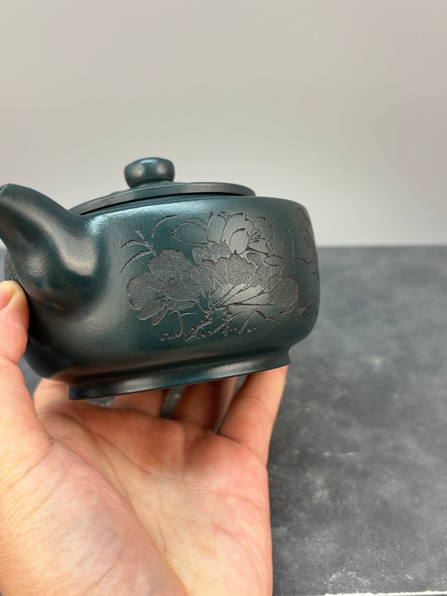 程辉大师佳作福利·紫砂界的功勋级重器《菱波壶》原矿极品景舟绿泥·350cc