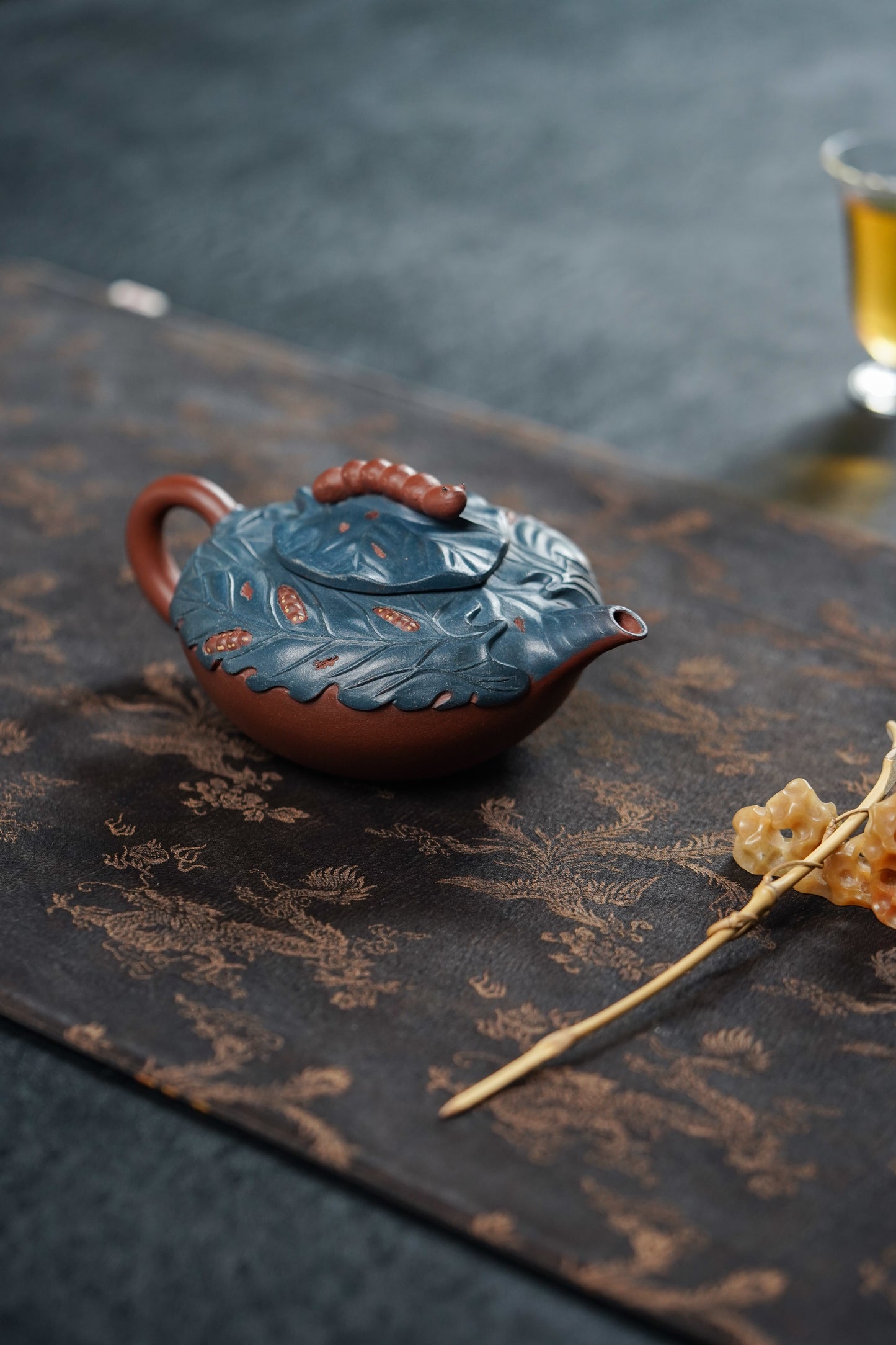 蒋艺华大师·重器传承·紫砂七老花器泰斗蒋蓉唯一传人佳作【蚕宝宝壶】原矿极品底槽清粉浆·260cc