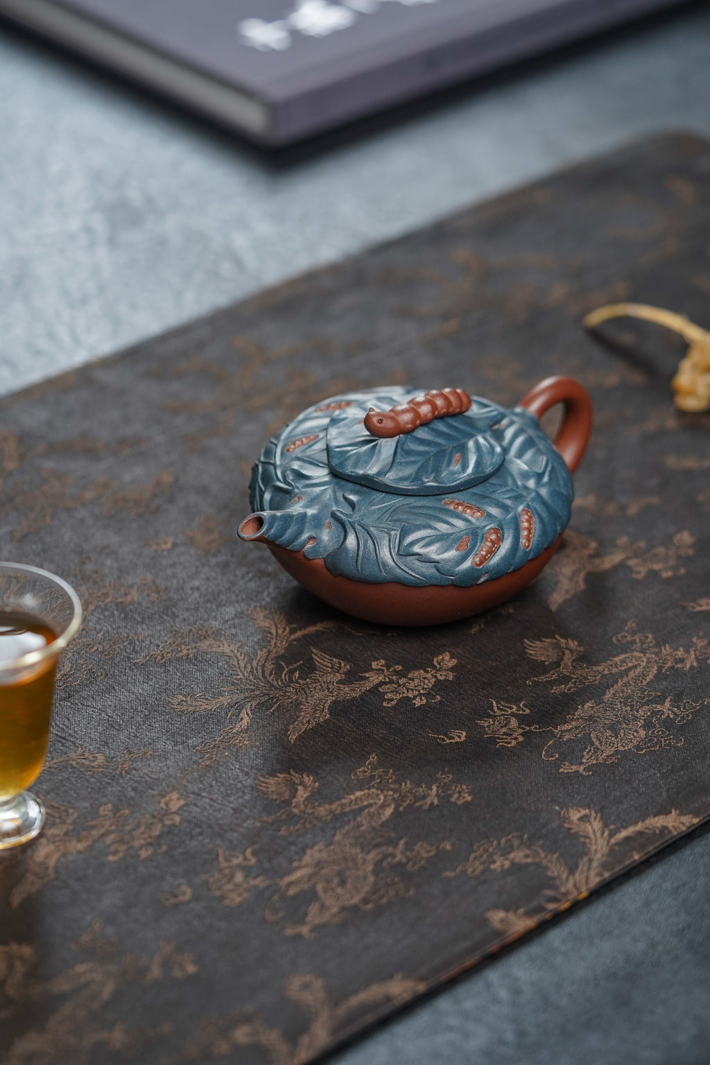 蒋艺华大师·重器传承·紫砂七老花器泰斗蒋蓉唯一传人佳作【蚕宝宝壶】原矿极品底槽清粉浆·260cc