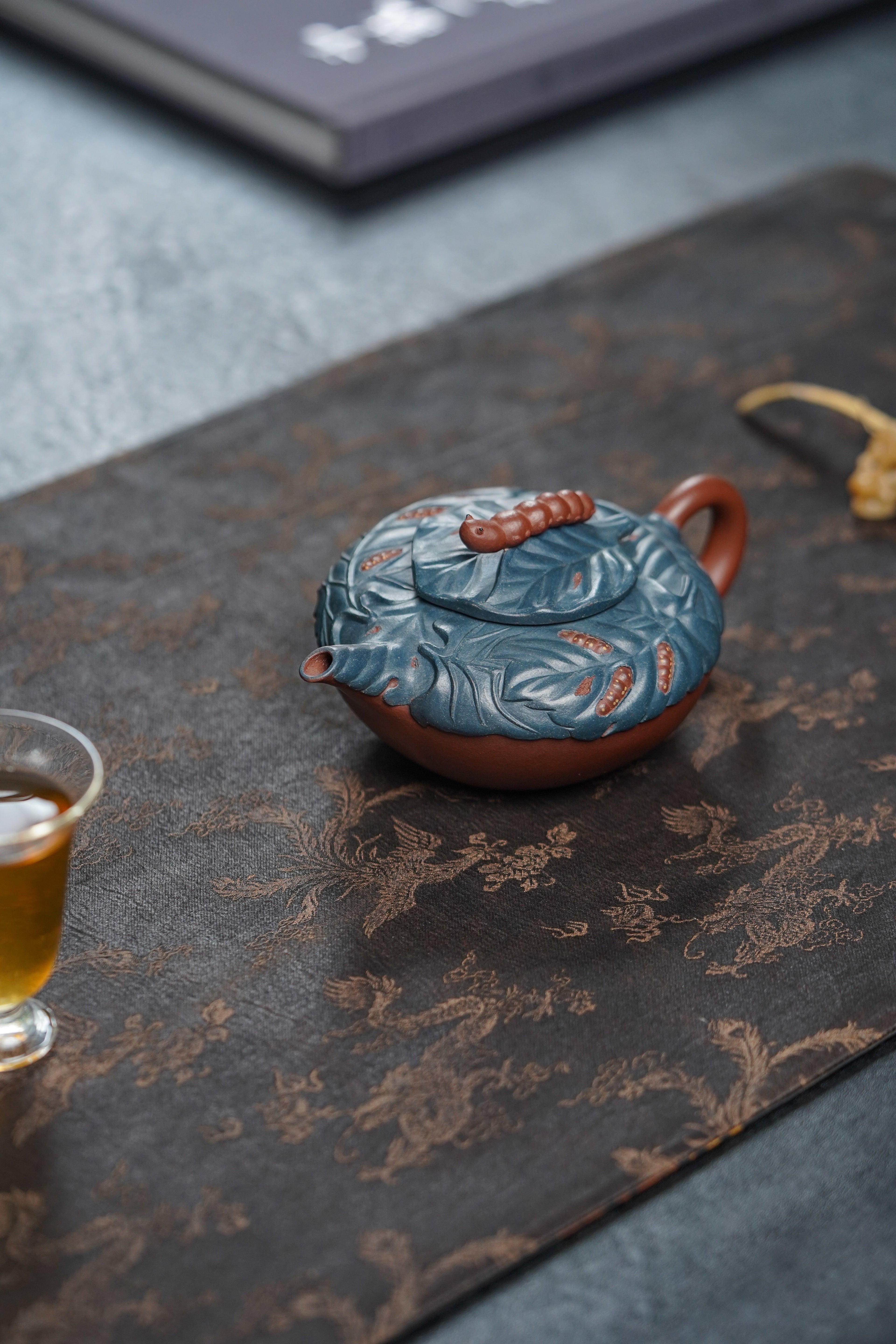 蒋艺华大师·重器传承·紫砂七老花器泰斗蒋蓉唯一传人佳作【蚕宝宝壶】原矿极品底槽清粉浆·260cc
