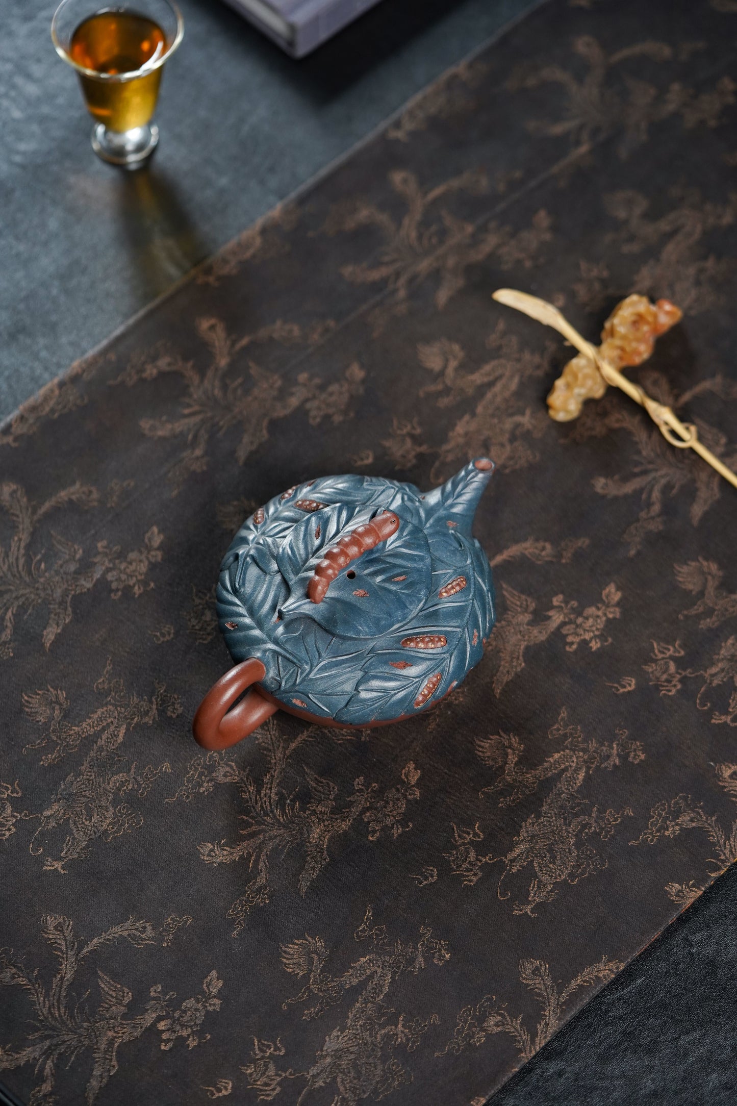 蒋艺华大师·重器传承·紫砂七老花器泰斗蒋蓉唯一传人佳作【蚕宝宝壶】原矿极品底槽清粉浆·260cc