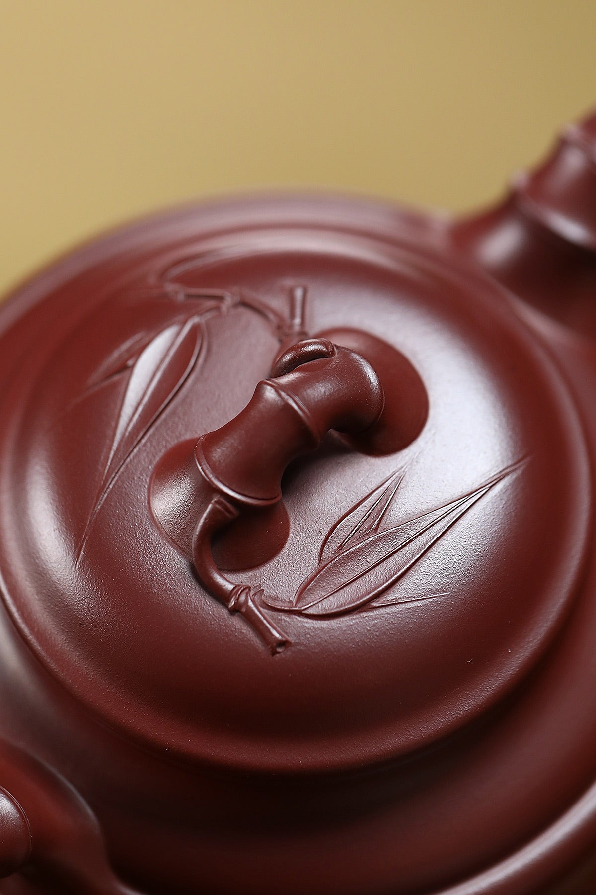 紫砂七老花器泰斗蒋蓉唯一传人蒋艺华大师佳作【双线竹鼓壶】家传原矿极品龙血砂·500cc