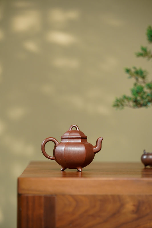 耿浩·方器臻藏 🇨🇳 紫砂界80后扛鼎之作·著名方器巨匠·耿浩制《三足水平壶》原矿极品底槽清·230cc