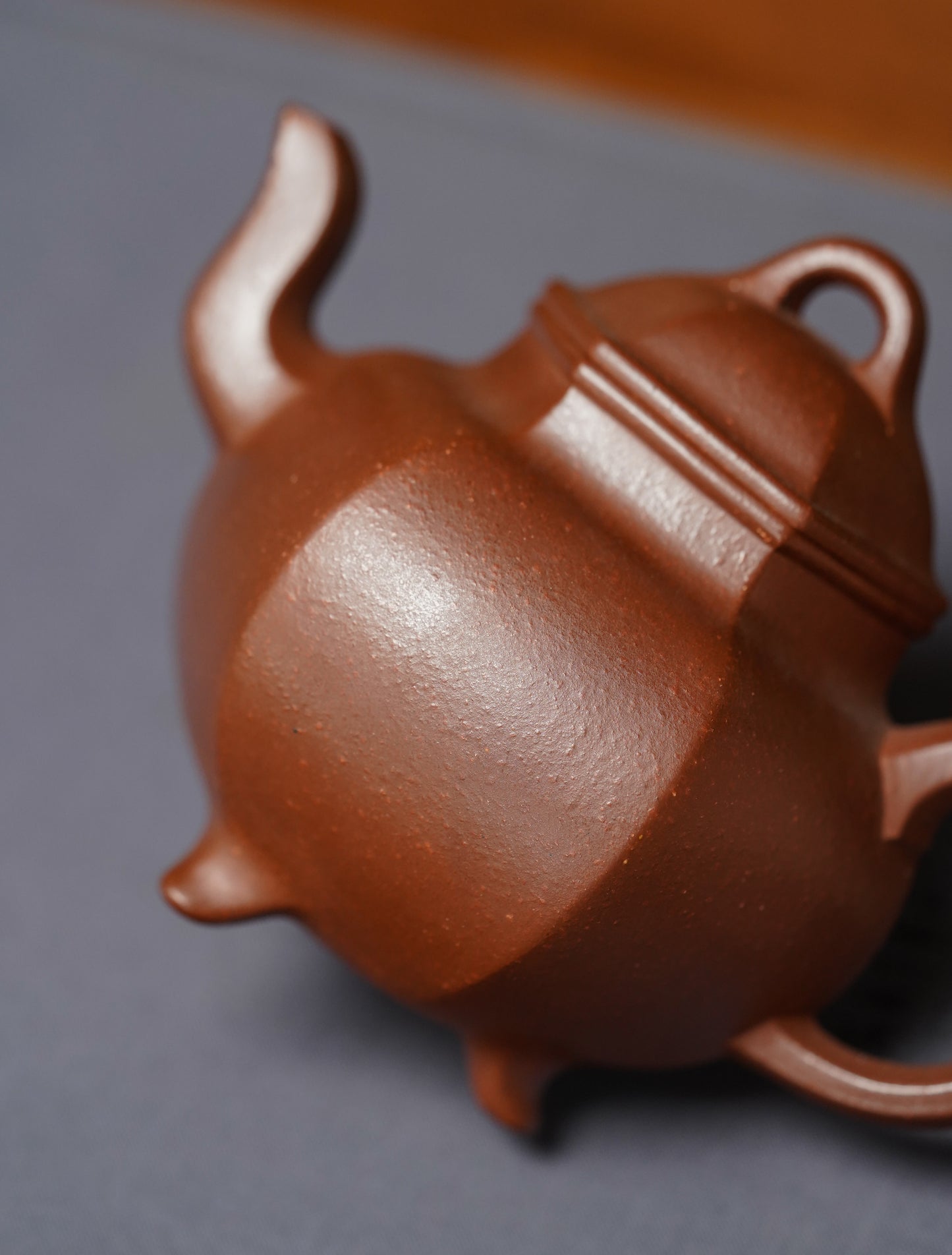 耿浩·方器臻藏 🇨🇳 紫砂界80后扛鼎之作·著名方器巨匠·耿浩制《三足水平壶》原矿极品底槽清·230cc