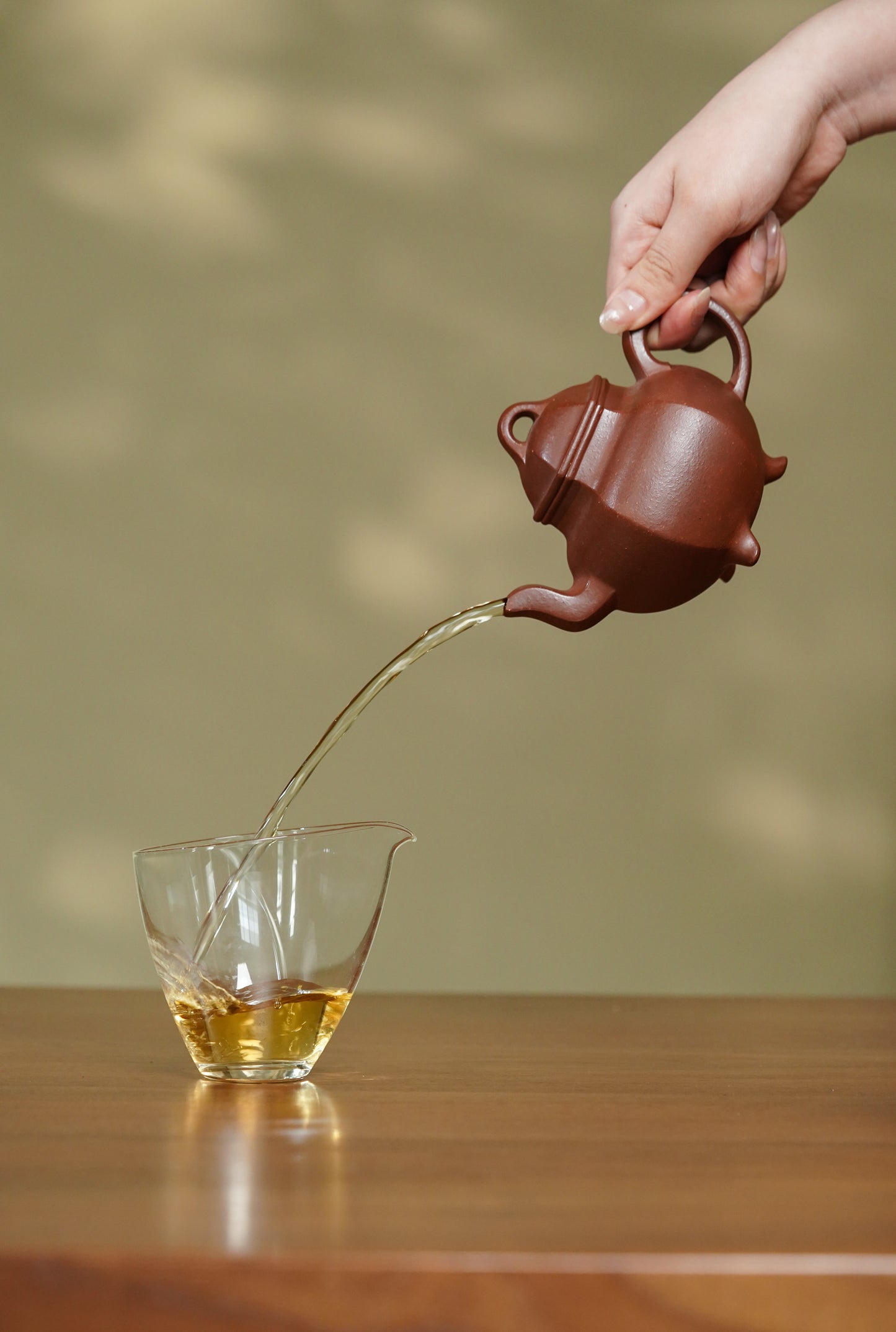 耿浩·方器臻藏 🇨🇳 紫砂界80后扛鼎之作·著名方器巨匠·耿浩制《三足水平壶》原矿极品底槽清·230cc