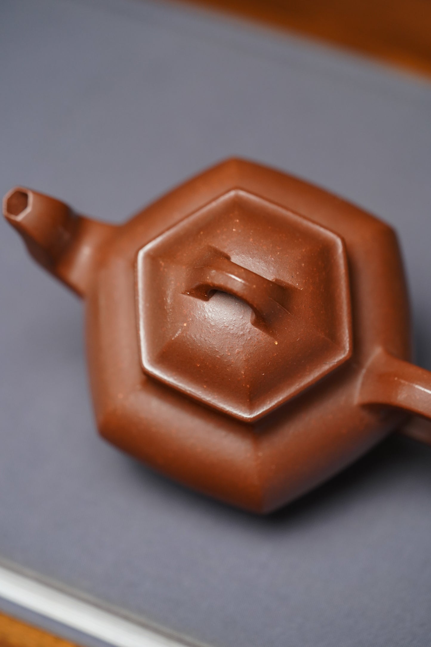 耿浩·方器臻藏 🇨🇳 紫砂界80后扛鼎之作·著名方器巨匠·耿浩制《三足水平壶》原矿极品底槽清·230cc