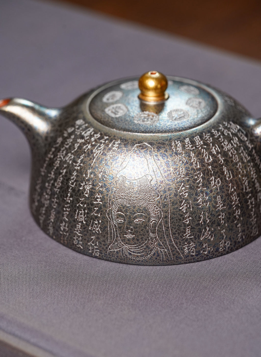 中国紫砂界心经巨匠·郑求标恭刻· 大拍9万同款+金奖+馆藏《双心经小半月壶》原矿极品朱泥·200cc