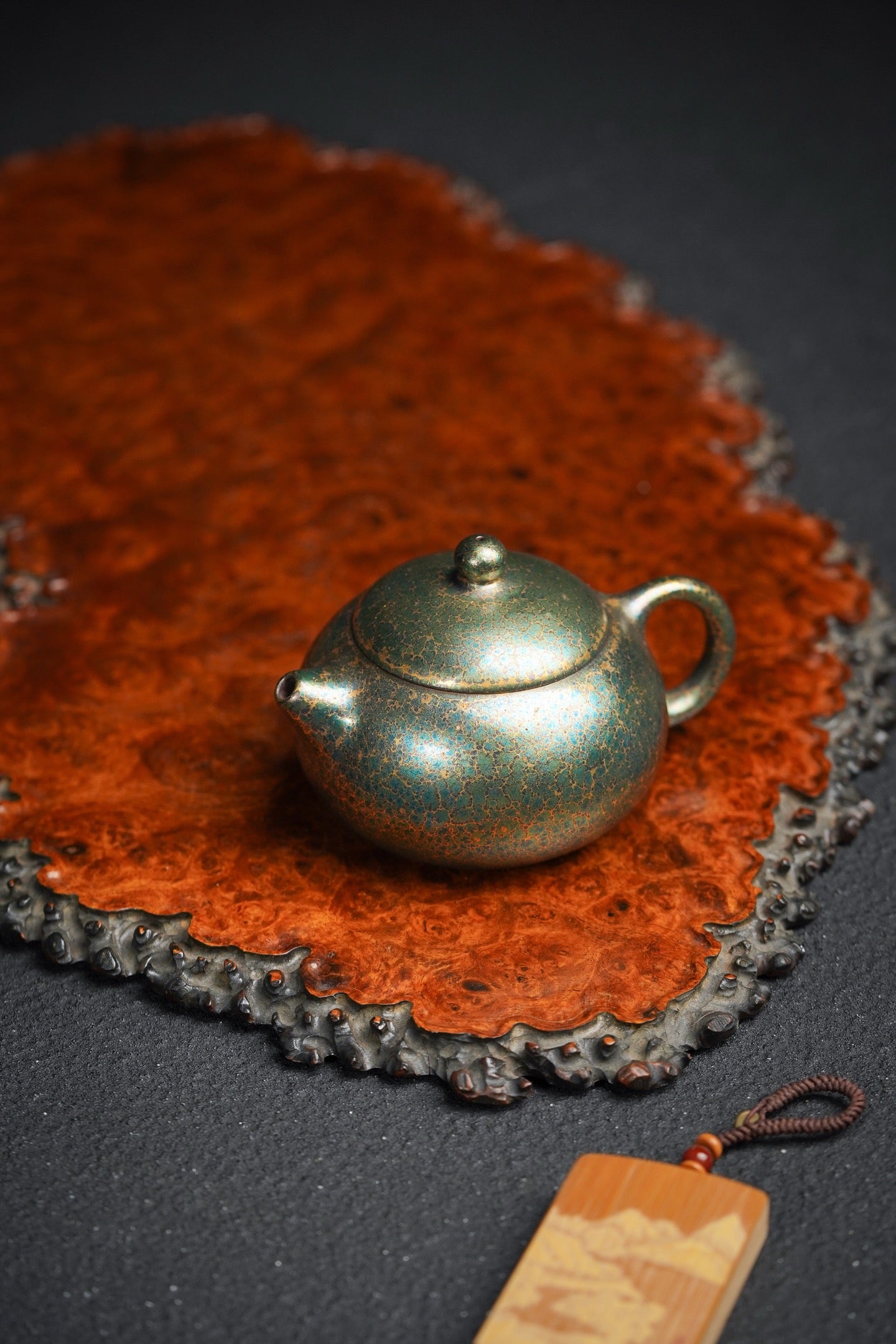 【名称】西施 【泥料】老紫泥（贝壳烧）【容量】130Cc～内推7孔出水 【底款】风华