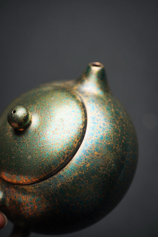 【名称】西施 【泥料】老紫泥（贝壳烧）【容量】130Cc～内推7孔出水 【底款】风华