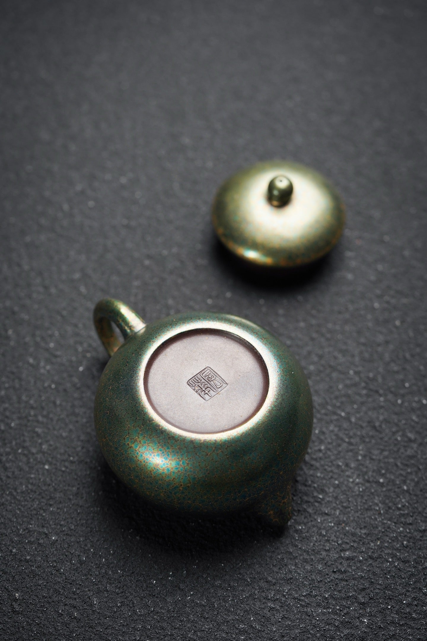 【名称】西施 【泥料】老紫泥（贝壳烧）【容量】130Cc～内推7孔出水 【底款】风华