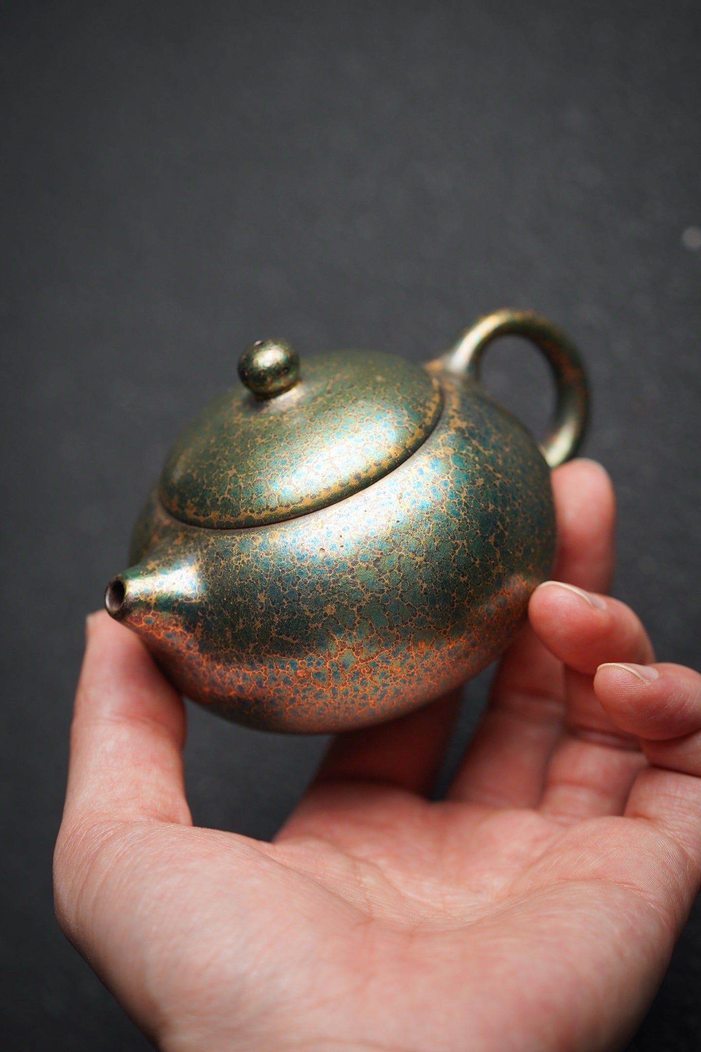 【名称】西施 【泥料】老紫泥（贝壳烧）【容量】130Cc～内推7孔出水 【底款】风华