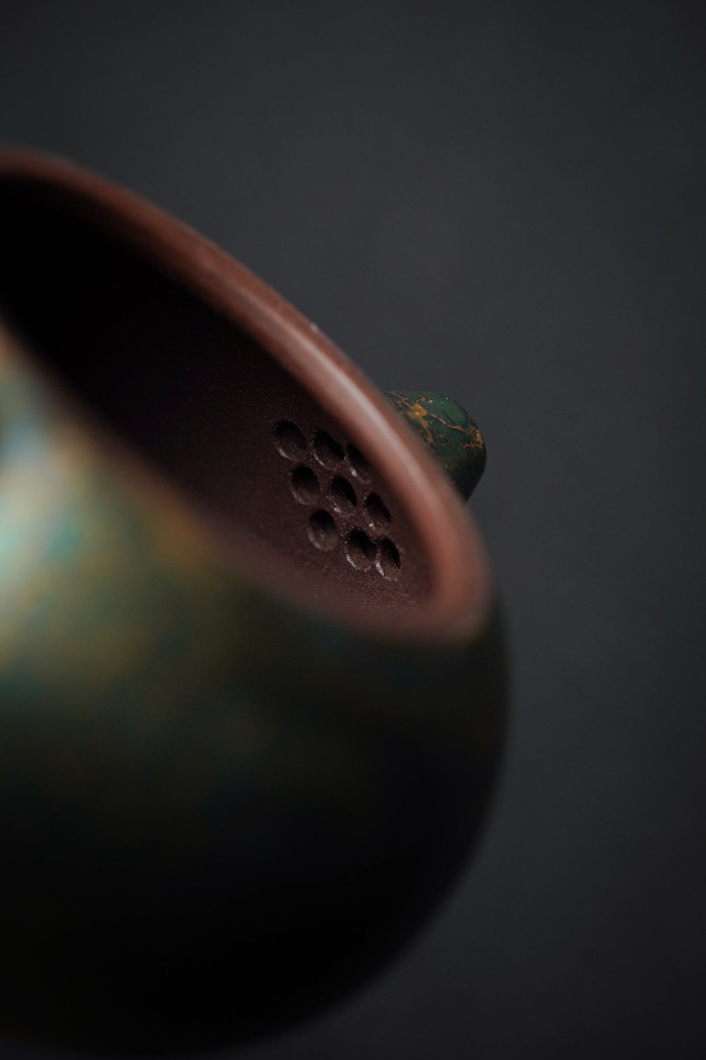 【名称】西施 【泥料】老紫泥（贝壳烧）【容量】130Cc～内推7孔出水 【底款】风华