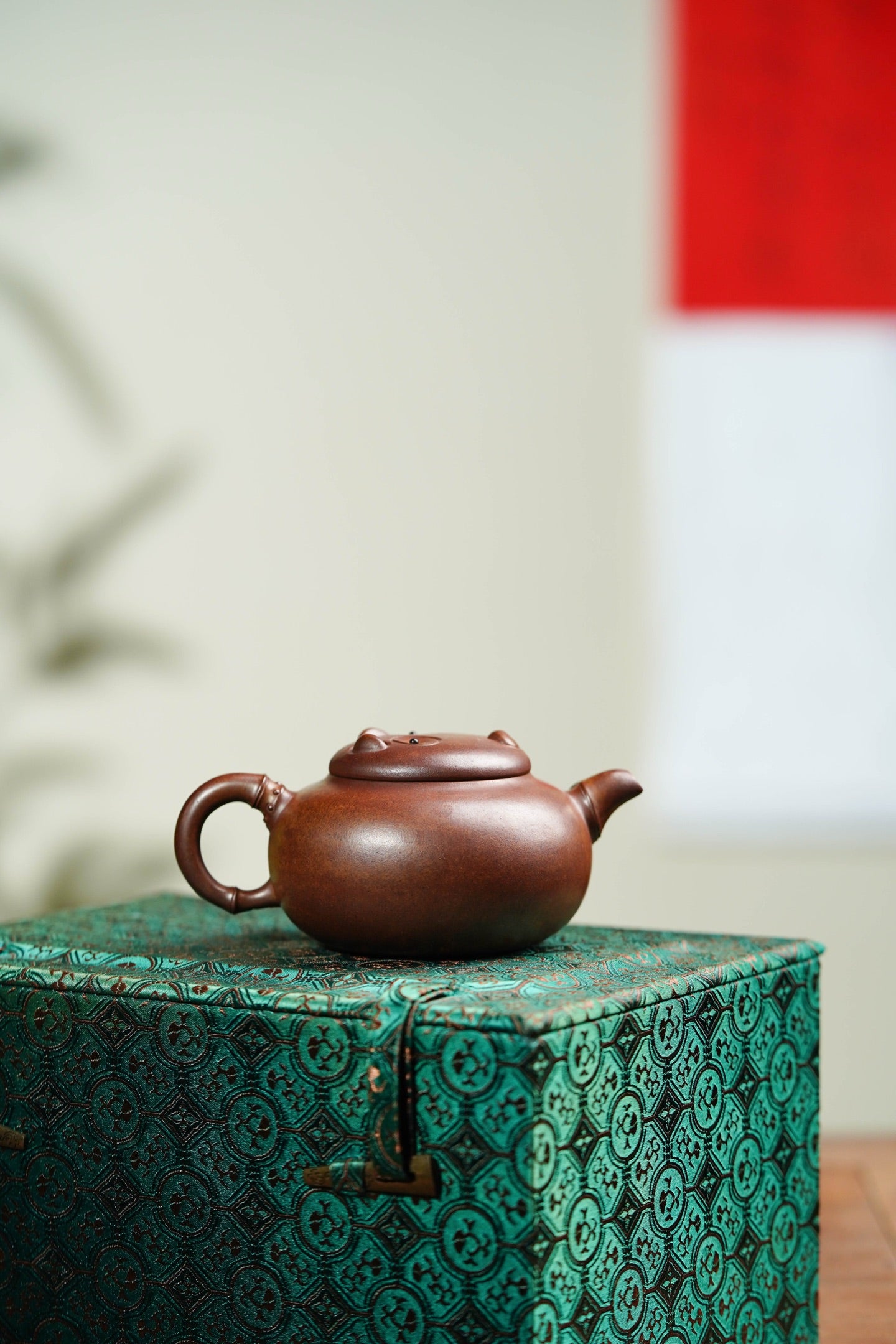 【名称】熊猫竹 【泥料】段泥还原烧 【容量】160Cc内推7孔出水【作者】周洪星