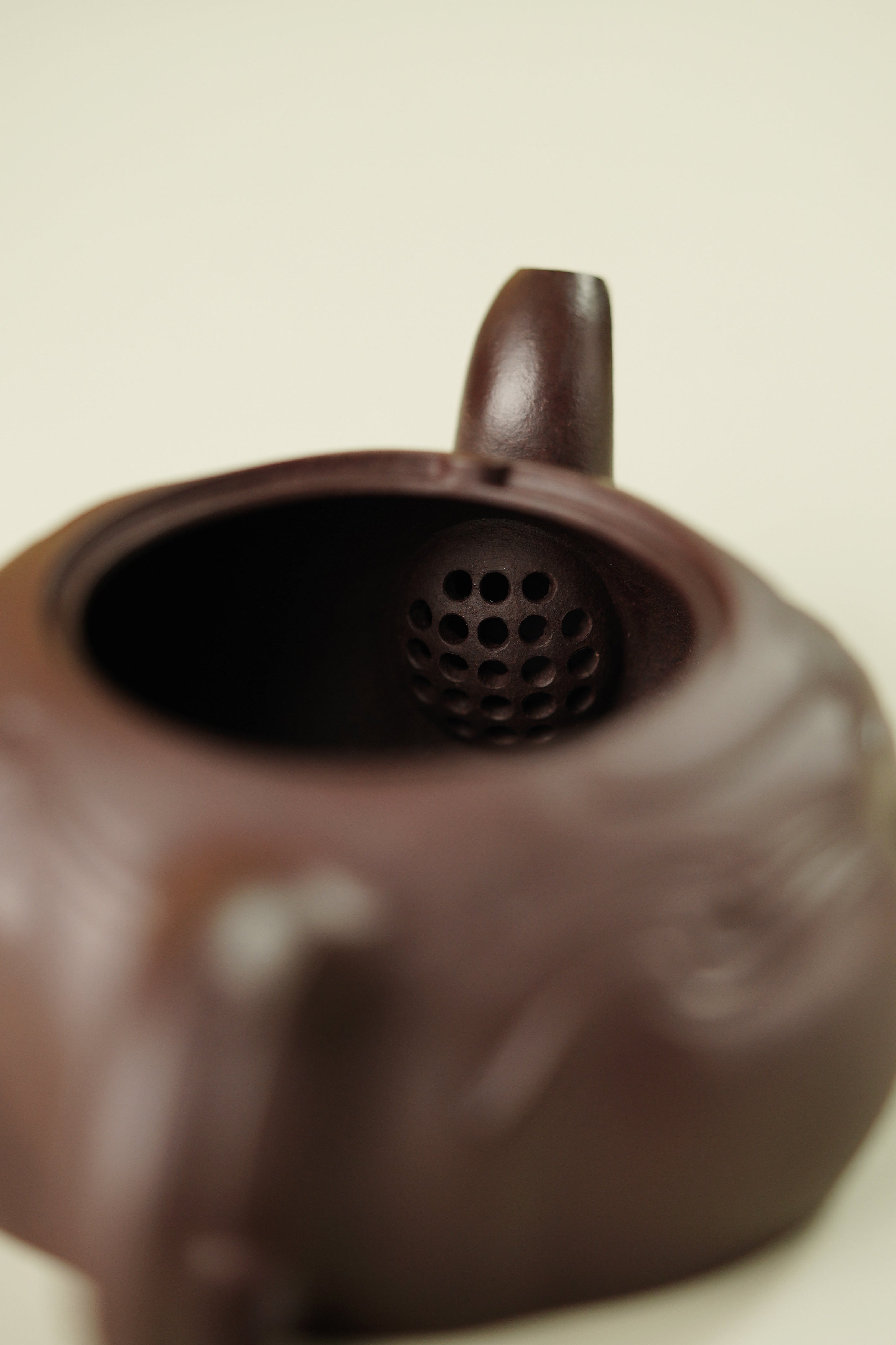 陈真藏品·匠心独运紫砂界原创仿生花器佼佼者·陈真制【生机壶】原矿极品老段泥·160cc