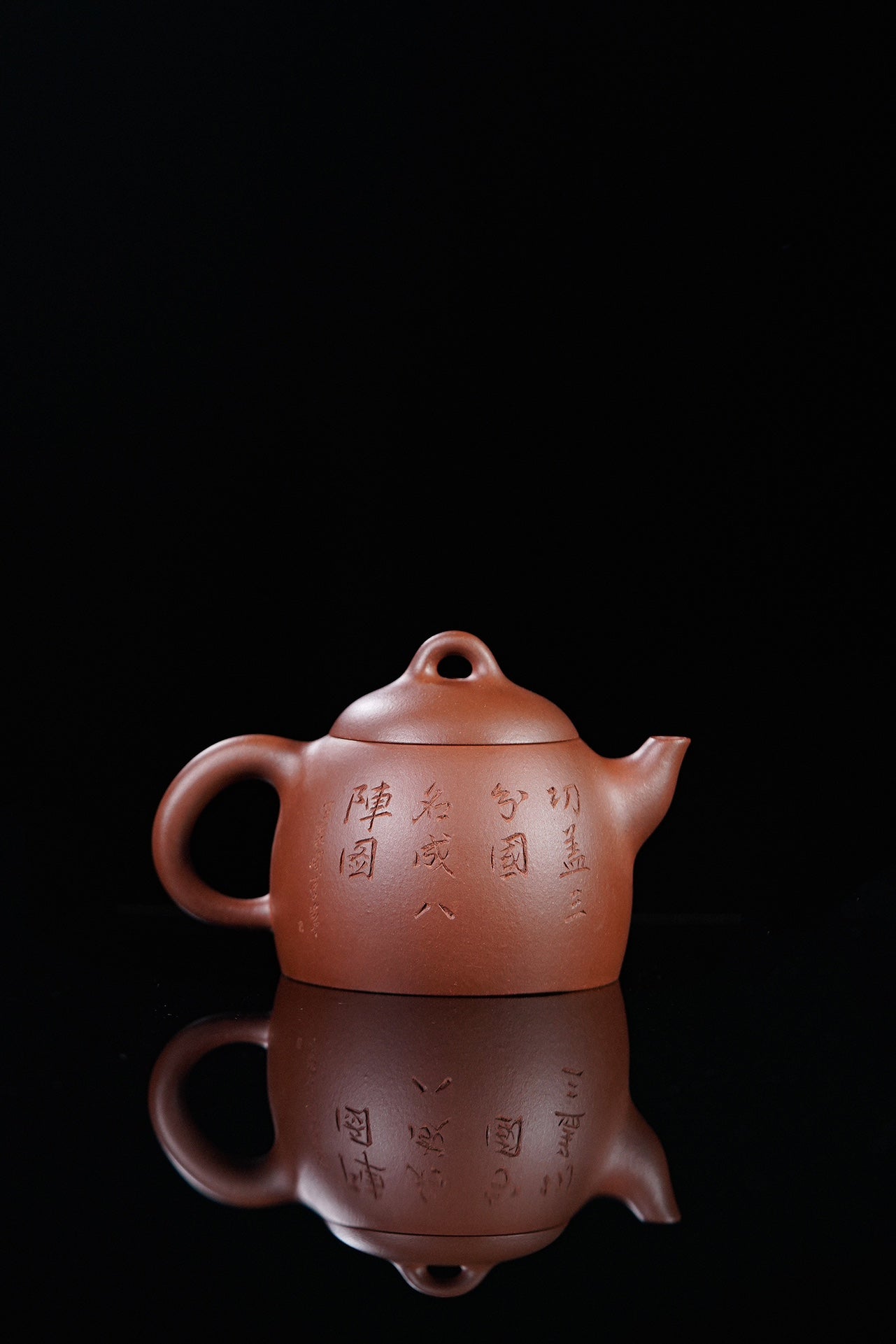 李峰大师 | 紫砂界特色彩刻开创艺术家精刻《秦权壶》原矿优质底槽清·230cc