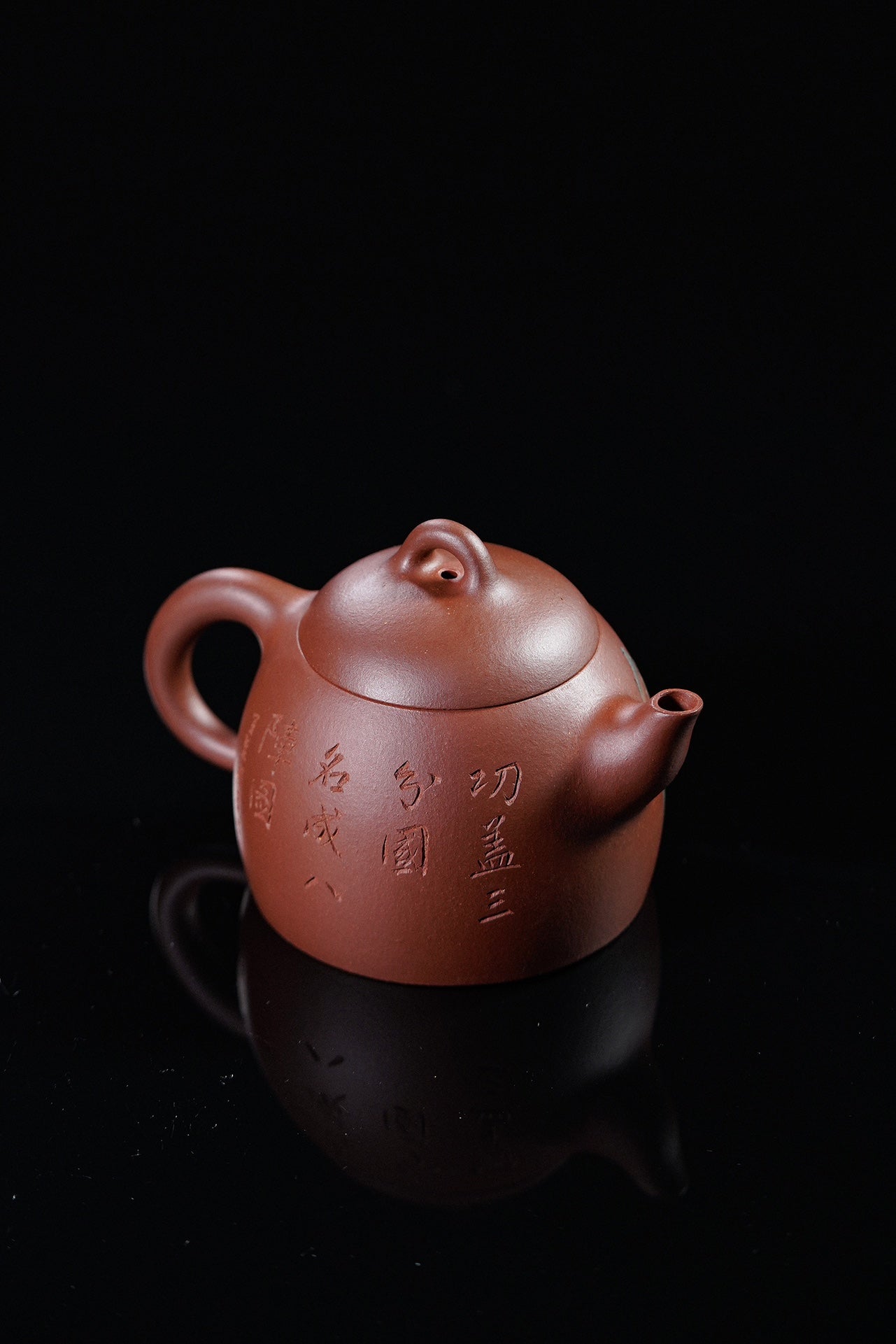 李峰大师 | 紫砂界特色彩刻开创艺术家精刻《秦权壶》原矿优质底槽清·230cc