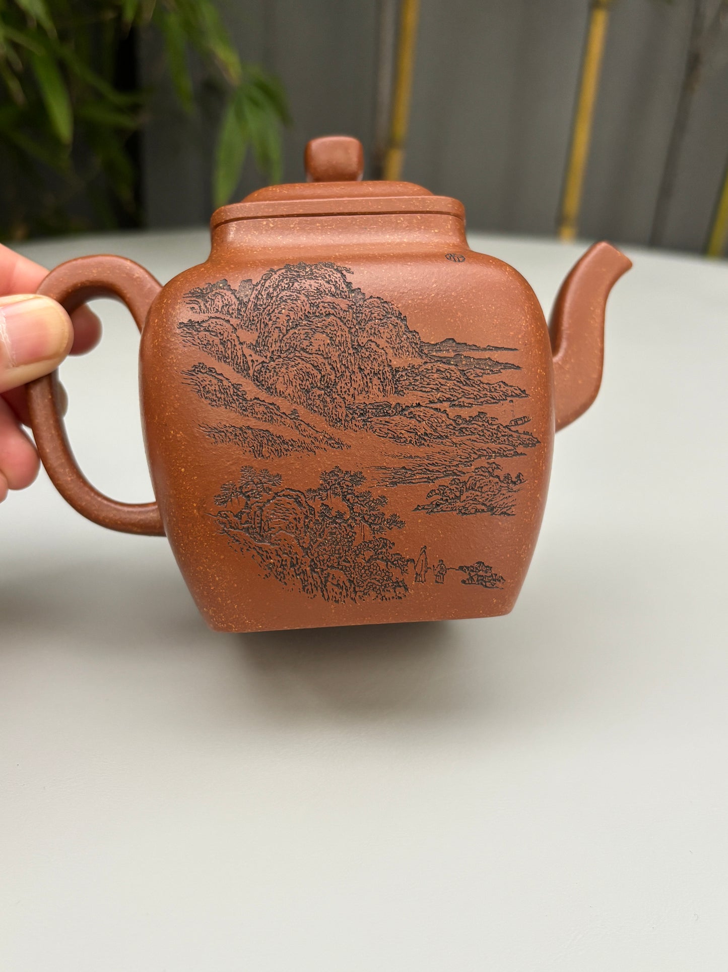 紫砂界山水刻绘第一人·陈宏林大师精刻【鸣远四方】原矿优质降坡泥·360cc