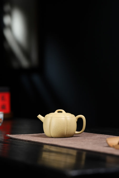 【南瓜壶】方华萍（研究员级高级工艺美术师）原矿本山绿 容量 230cc
