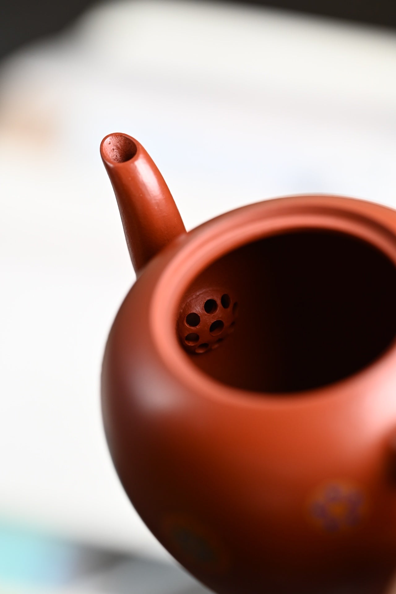 『美人肩』珐琅彩·皮球花 极品皱皮朱泥·容量230cc·9孔出水·内推·孙建芳（国家级工艺美术师）