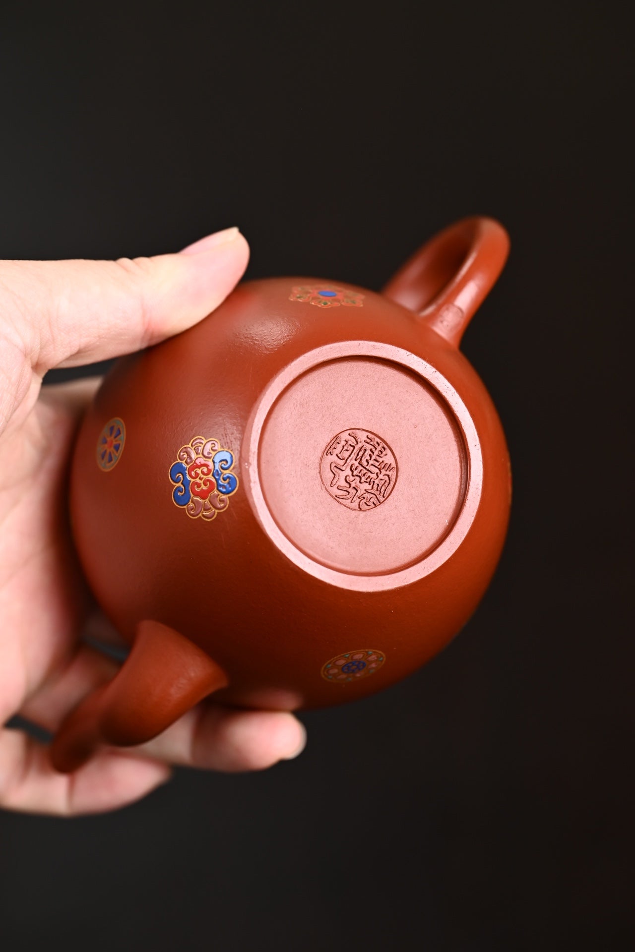 『美人肩』珐琅彩·皮球花 极品皱皮朱泥·容量230cc·9孔出水·内推·孙建芳（国家级工艺美术师）