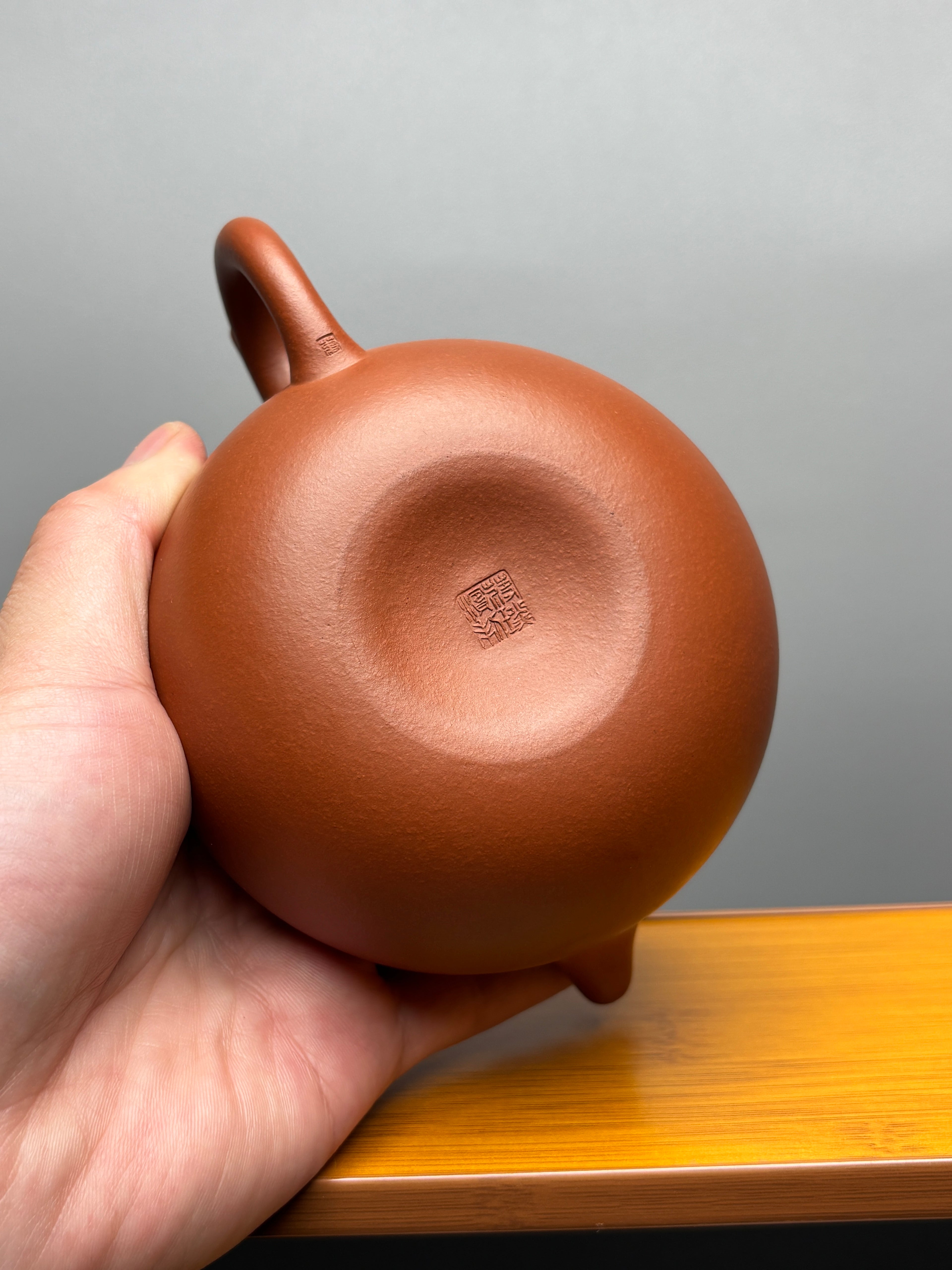 蒋琰滨大师·紫砂重器臻品【一团和气壶】刀笔双绝 原矿极品清水泥·300cc &nbsp;(卡真金丝孤品)