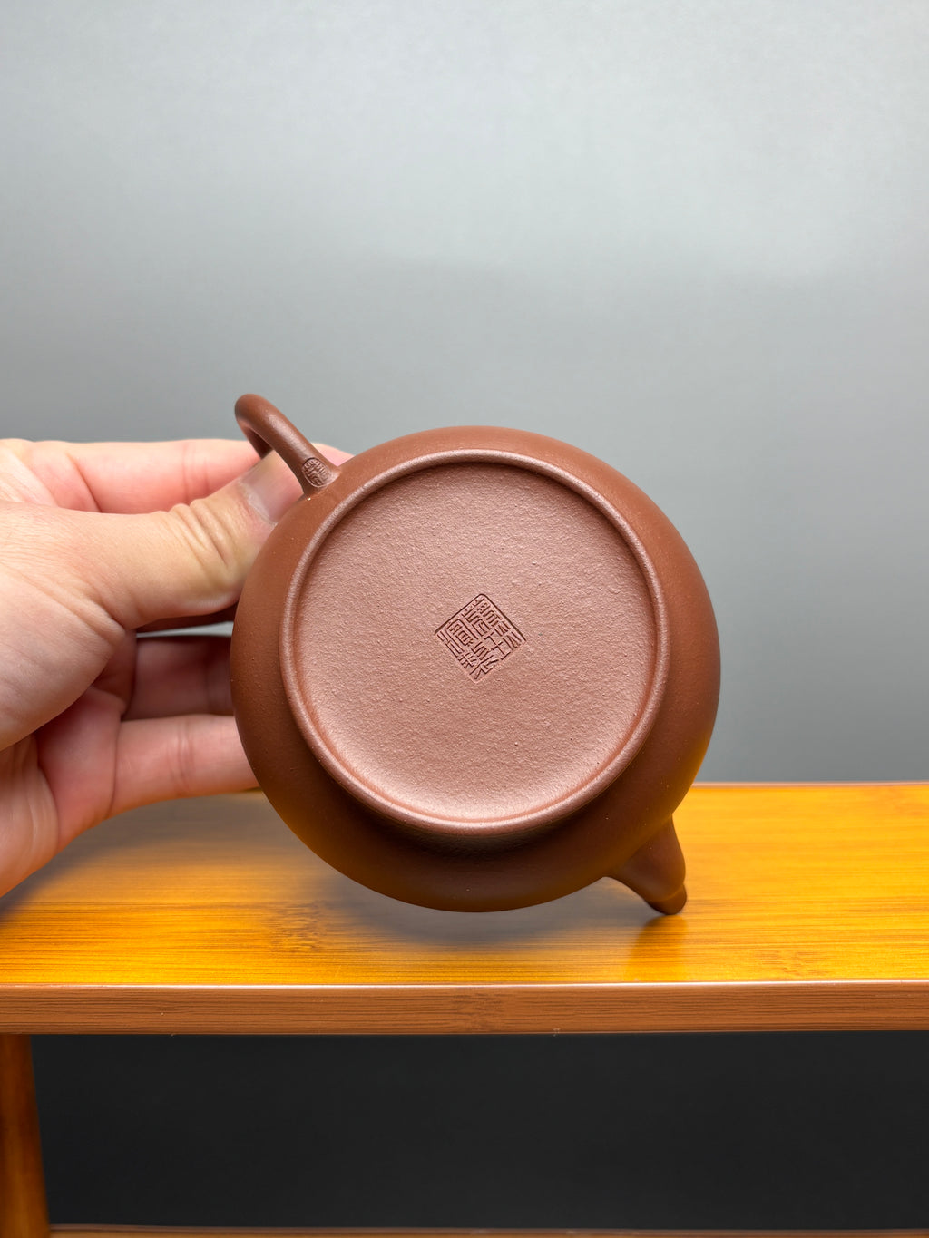 蒋琰滨大师·紫砂重器｜省大师臻作【虚扁壶】刀笔双绝 原矿极品底槽清·200cc &nbsp;(卡真金丝孤品)