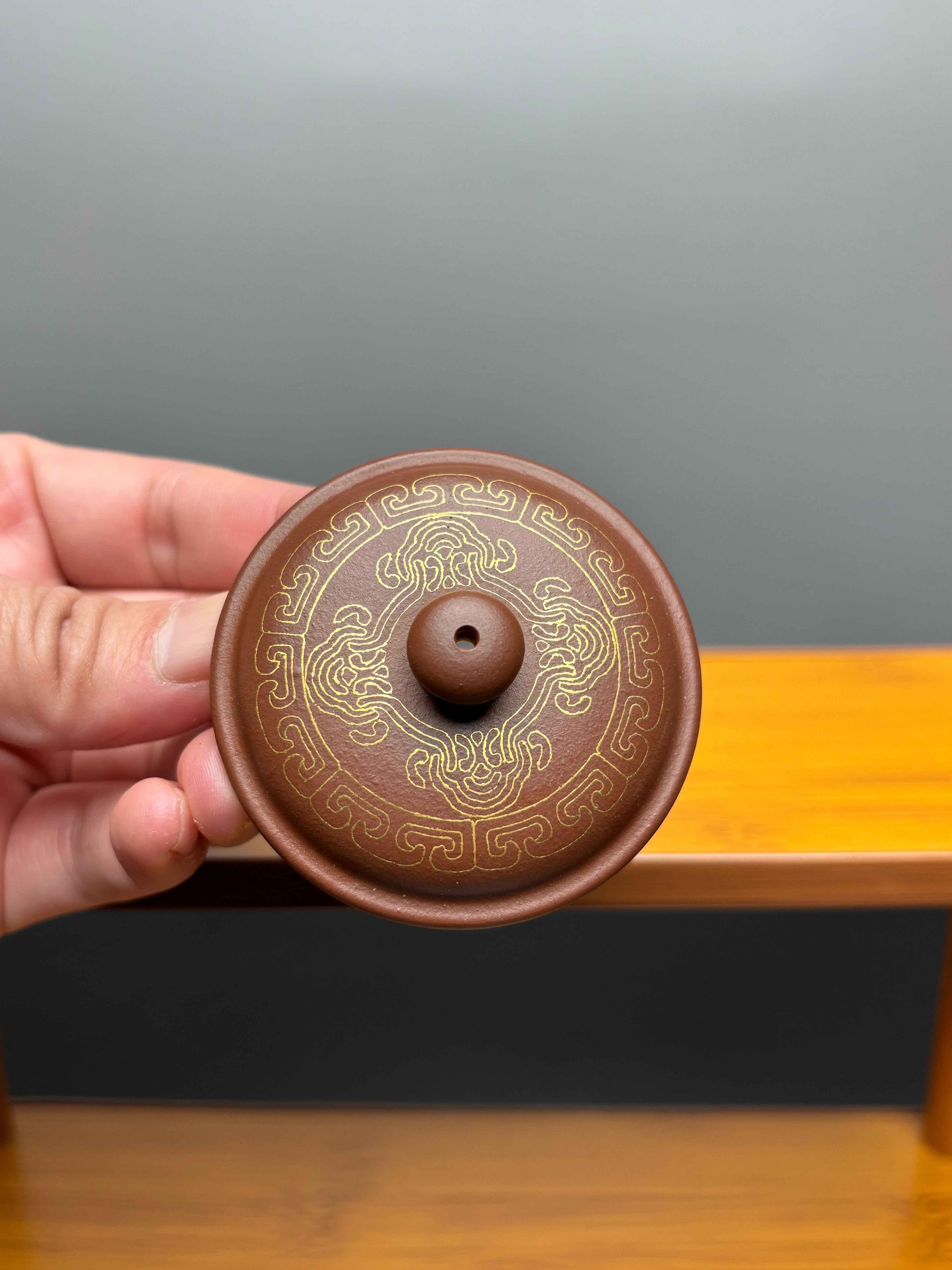 蒋琰滨大师·紫砂重器｜省大师臻作【虚扁壶】刀笔双绝 原矿极品底槽清·200cc &nbsp;(卡真金丝孤品)