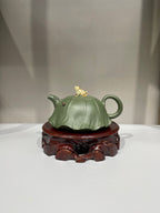 蒋艺华大师·重器传承·紫砂七老花器泰斗蒋蓉唯一传人【荷塘清趣壶】家传极品绿泥·380cc