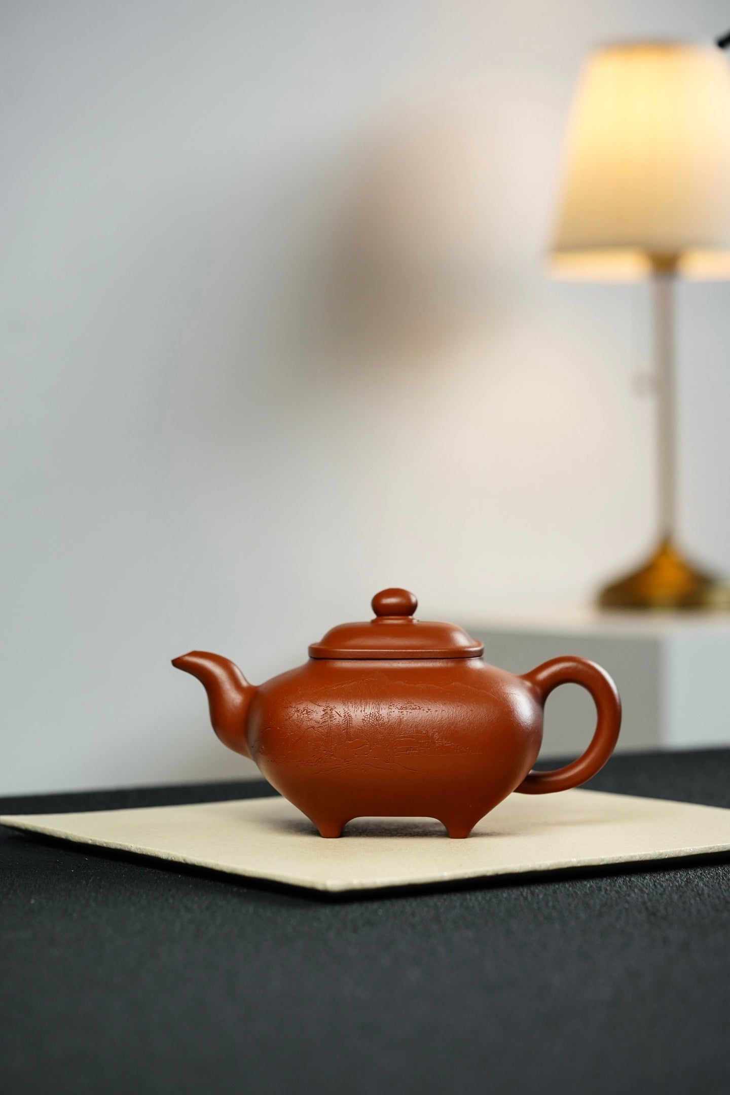 慕古传炉·大品藏器·700cc 原矿优质朱泥料 正宗润泽 造型优雅大气 精工刻绘山水 韵味十足