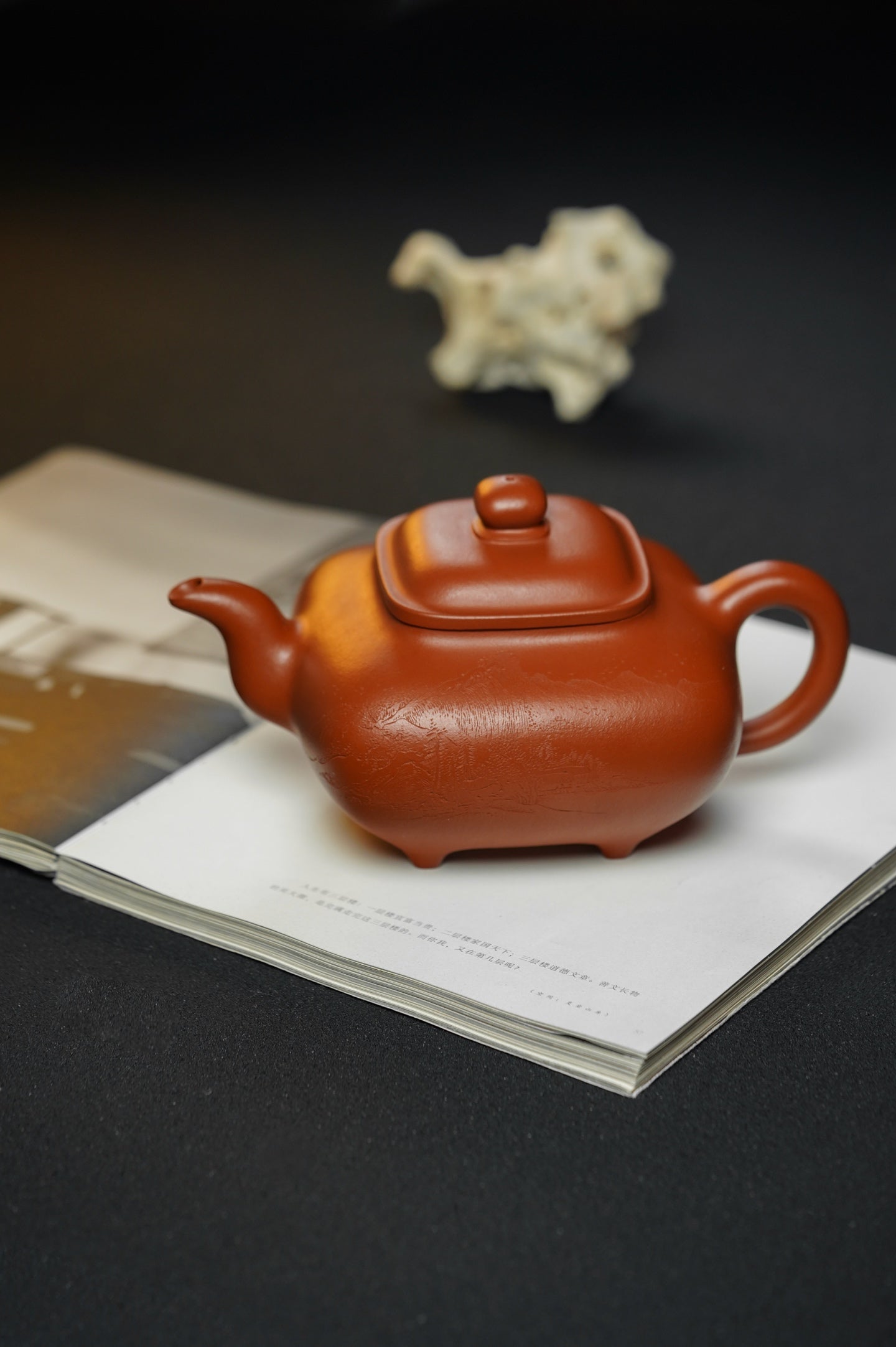 慕古传炉·大品藏器·700cc 原矿优质朱泥料 正宗润泽 造型优雅大气 精工刻绘山水 韵味十足