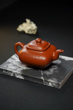 慕古传炉·大品藏器·700cc 原矿优质朱泥料 正宗润泽 造型优雅大气 精工刻绘山水 韵味十足 - ZishaTeapotChina