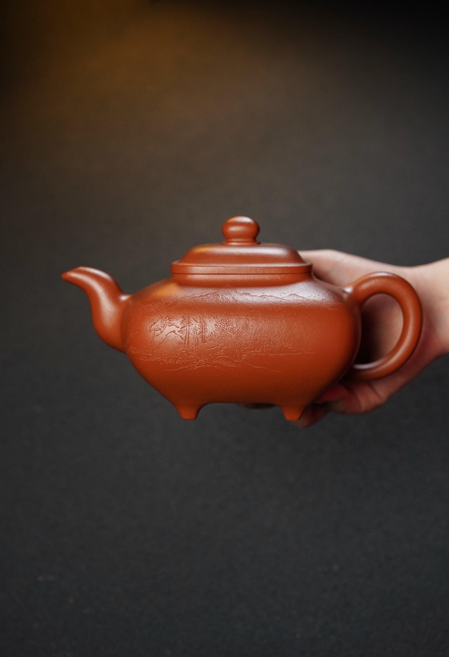 慕古传炉·大品藏器·700cc 原矿优质朱泥料 正宗润泽 造型优雅大气 精工刻绘山水 韵味十足