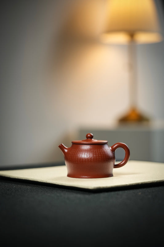 静观·全手工·130cc 上手效果好 小品把玩器 手工“微刻”般若心经 韵味十足 30目粗砂朱泥