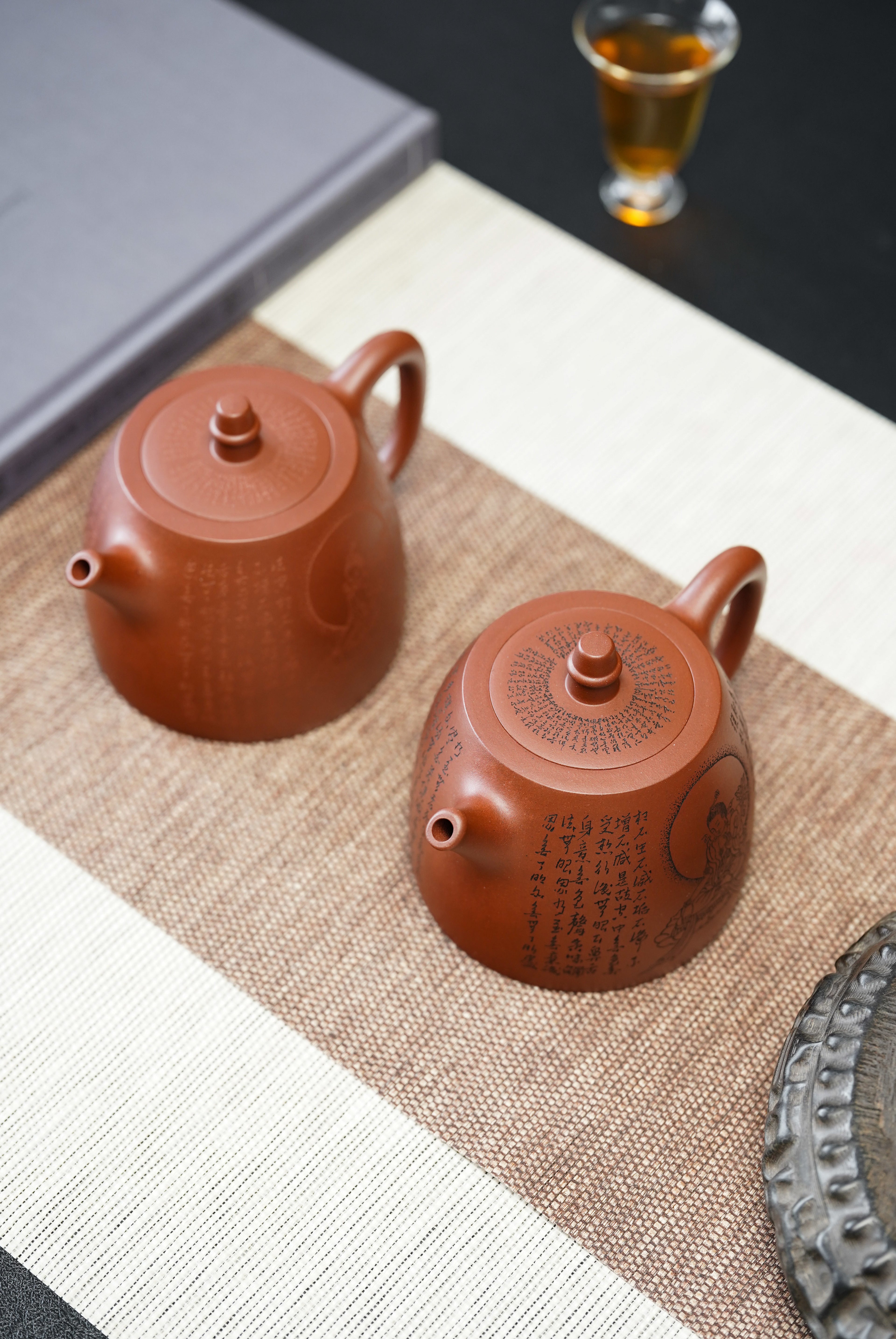 紫砂心经刻绘泰斗·郑求标亲工吉祥经+双心经《汉铎壶》原矿极品底槽清·400cc