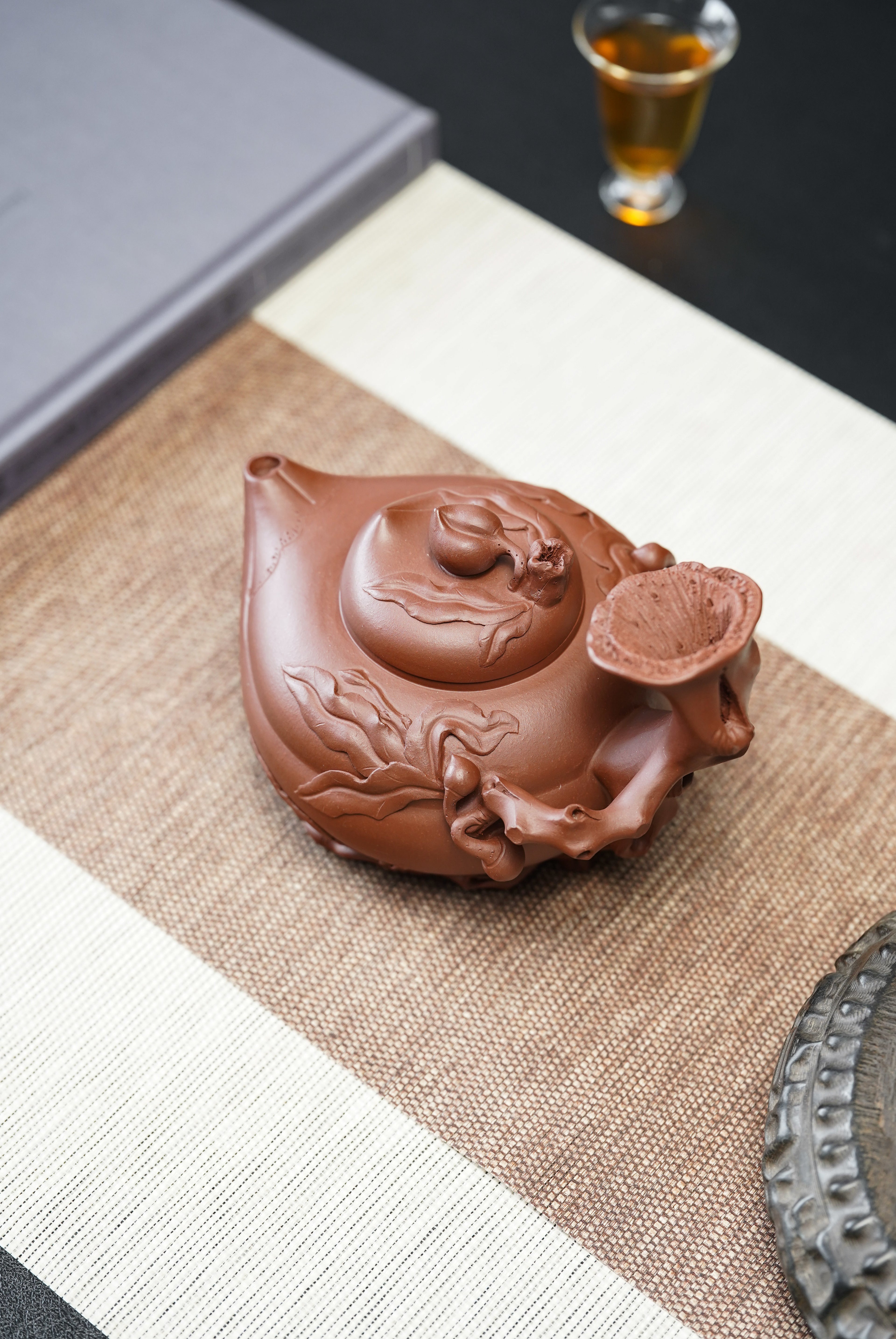 紫砂七老花器泰斗蒋蓉唯一传人佳作【大圣桃壶】家传原矿极品底槽清·580cc