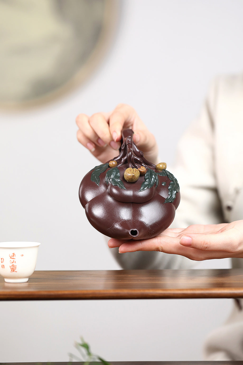 蒋艺华大师·重器传承·紫砂七老花器泰斗蒋蓉唯一传人佳作【上合桃壶】原矿极品底槽清·550cc