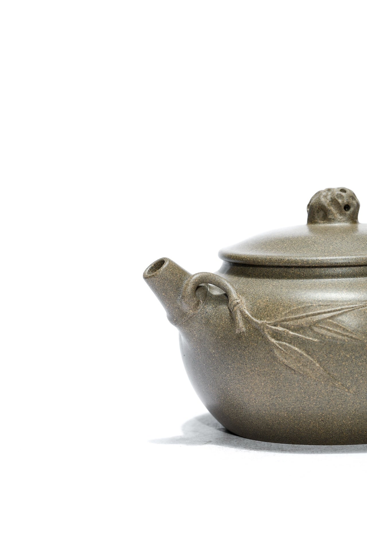 蒋艺华大师·重器传承·紫砂七老花器泰斗蒋蓉·唯一传人佳作【竹石风韵壶】原矿极品蟹壳青段·220cc