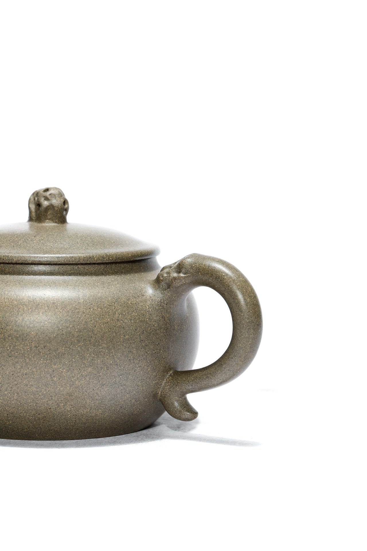 蒋艺华大师·重器传承·紫砂七老花器泰斗蒋蓉·唯一传人佳作【竹石风韵壶】原矿极品蟹壳青段·220cc