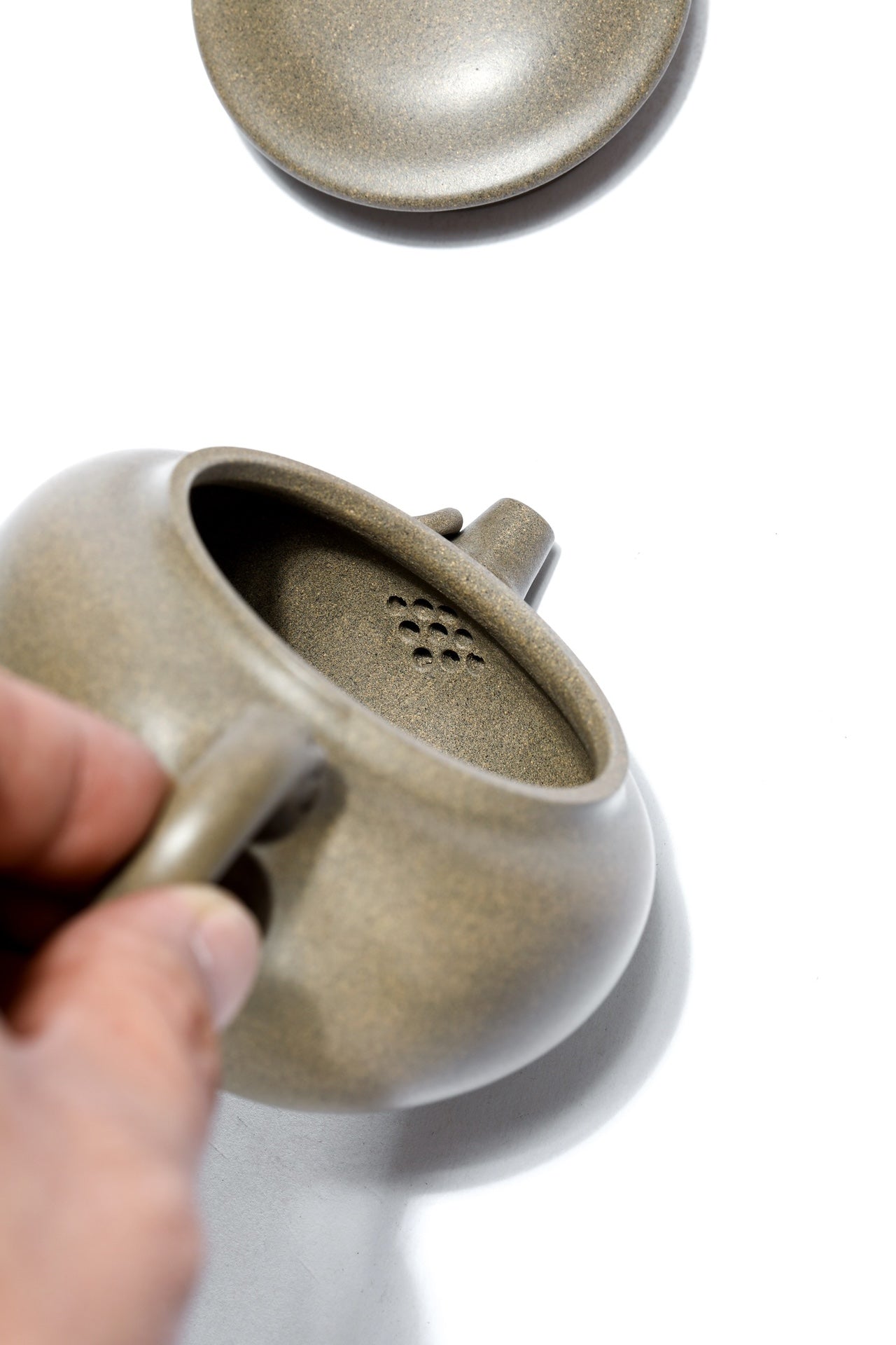 蒋艺华大师·重器传承·紫砂七老花器泰斗蒋蓉·唯一传人佳作【竹石风韵壶】原矿极品蟹壳青段·220cc