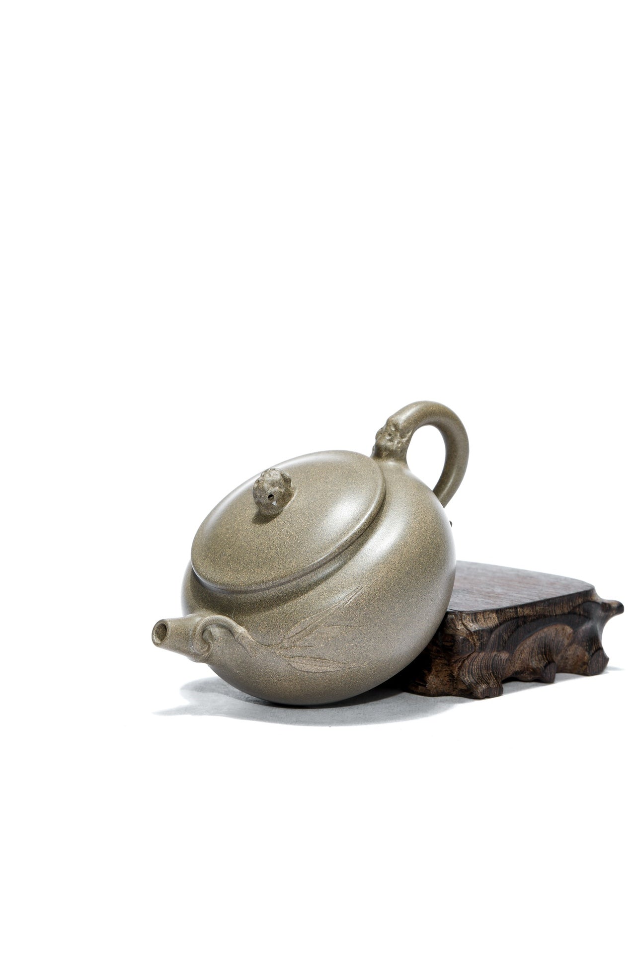 蒋艺华大师·重器传承·紫砂七老花器泰斗蒋蓉·唯一传人佳作【竹石风韵壶】原矿极品蟹壳青段·220cc