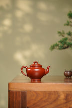 蒋艺华大师·重器传承·紫砂七老花器泰斗蒋蓉·唯一传人佳作【梅报春壶】原矿极品朱泥 200cc