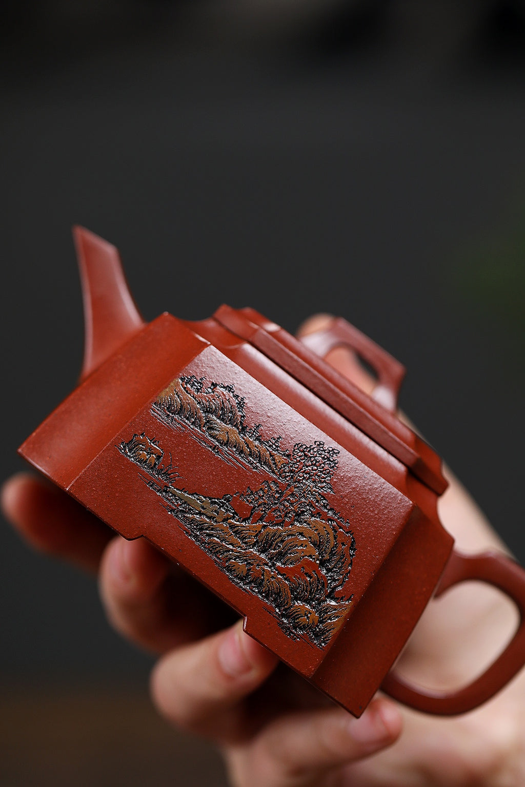 李峰大师 | 紫砂界特色彩刻开创艺术家精刻《四方凹角壶》原矿优质极品底槽青·280cc