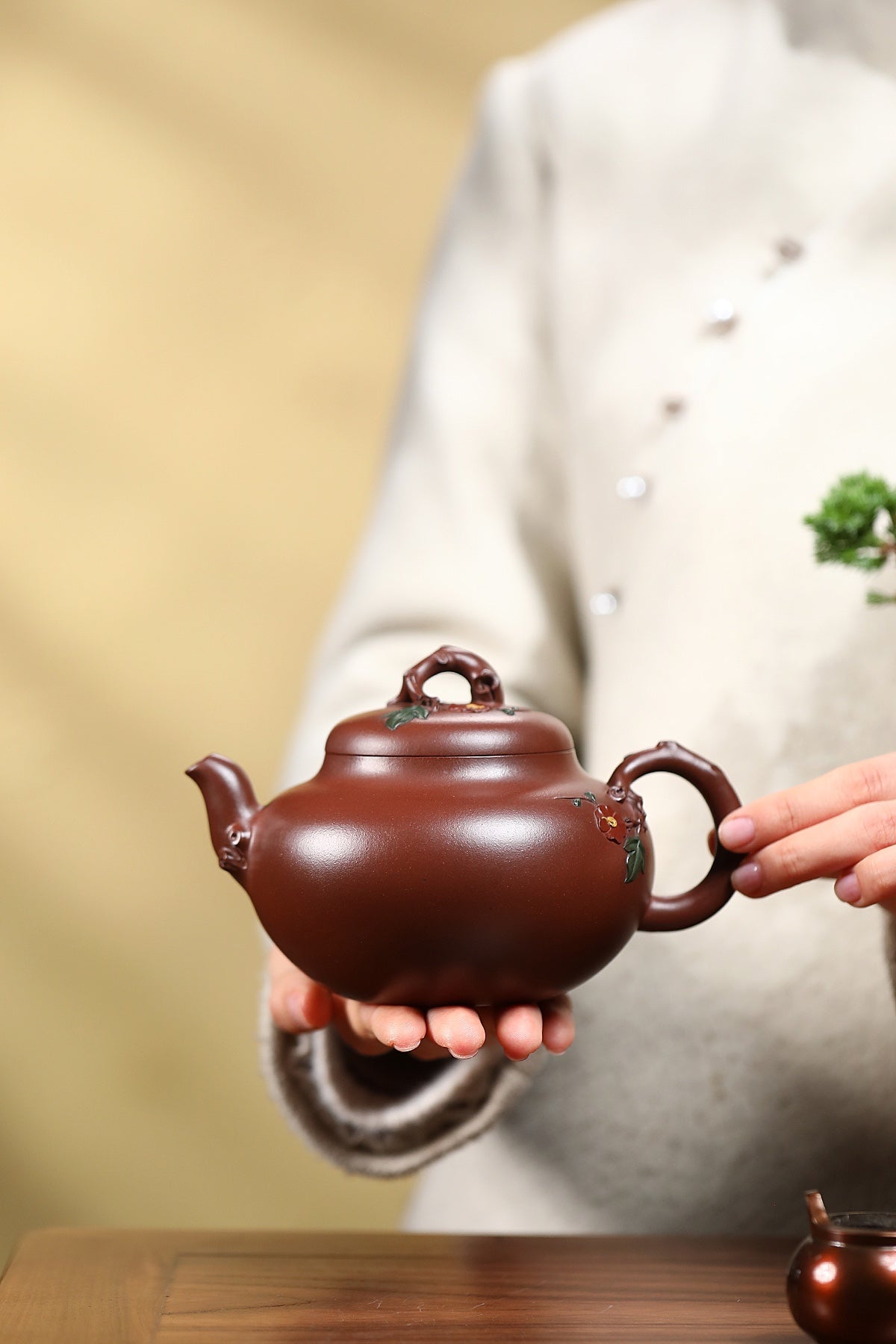蒋艺华大师·重器传承·紫砂七老花器泰斗蒋蓉·唯一传人佳作【花语壶】原矿极品底槽清·450cc